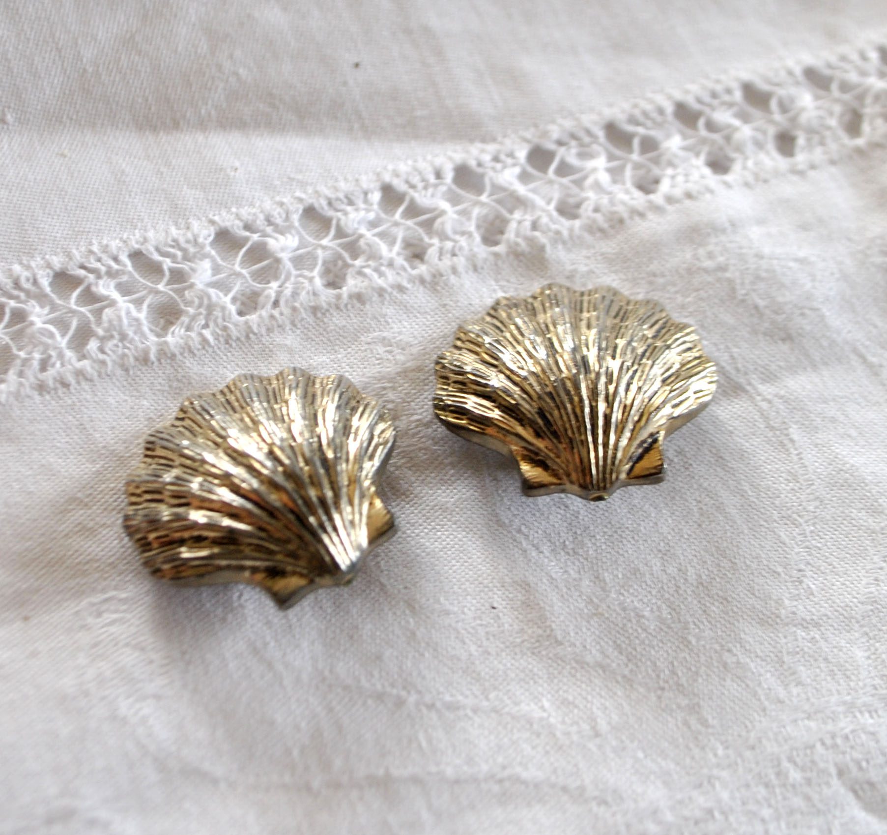 Boucles d'oreilles CLIPS vintage Coquillage argenté 3cm – Image 11