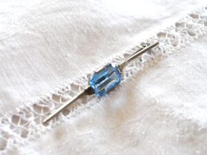 Broche ART DECO en ARGENT 830 et pierre bleu Aigue-marine 1920-1930