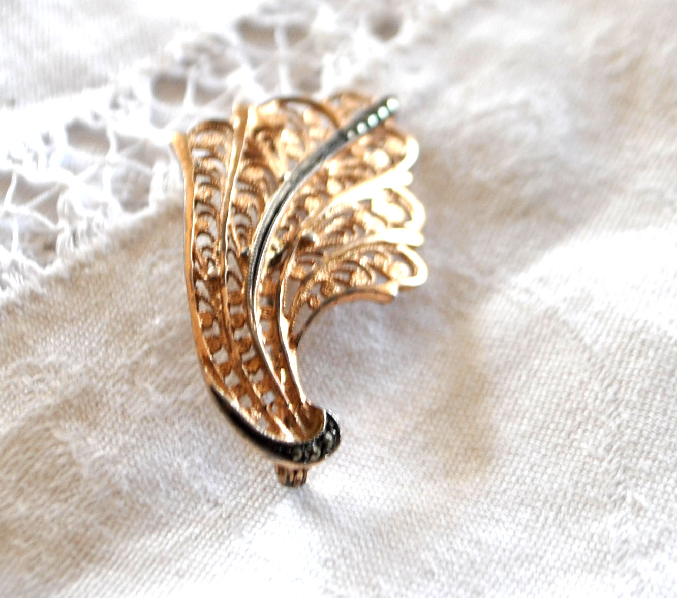 Broche OR sur Argent 835 Vermeil - Corne abondance filigrane marcassite