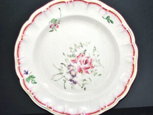 LUNEVILLE Plat fleuri décor réverbère vieux Strasbourg en faïence signé KG
