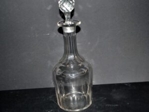 Carafe de bistrot vintage en verre taillé à côtes plates H33cm