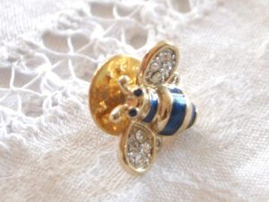 Broche Pin's insecte Abeille doré strass et émail BIJOU VINTAGE 2 cm