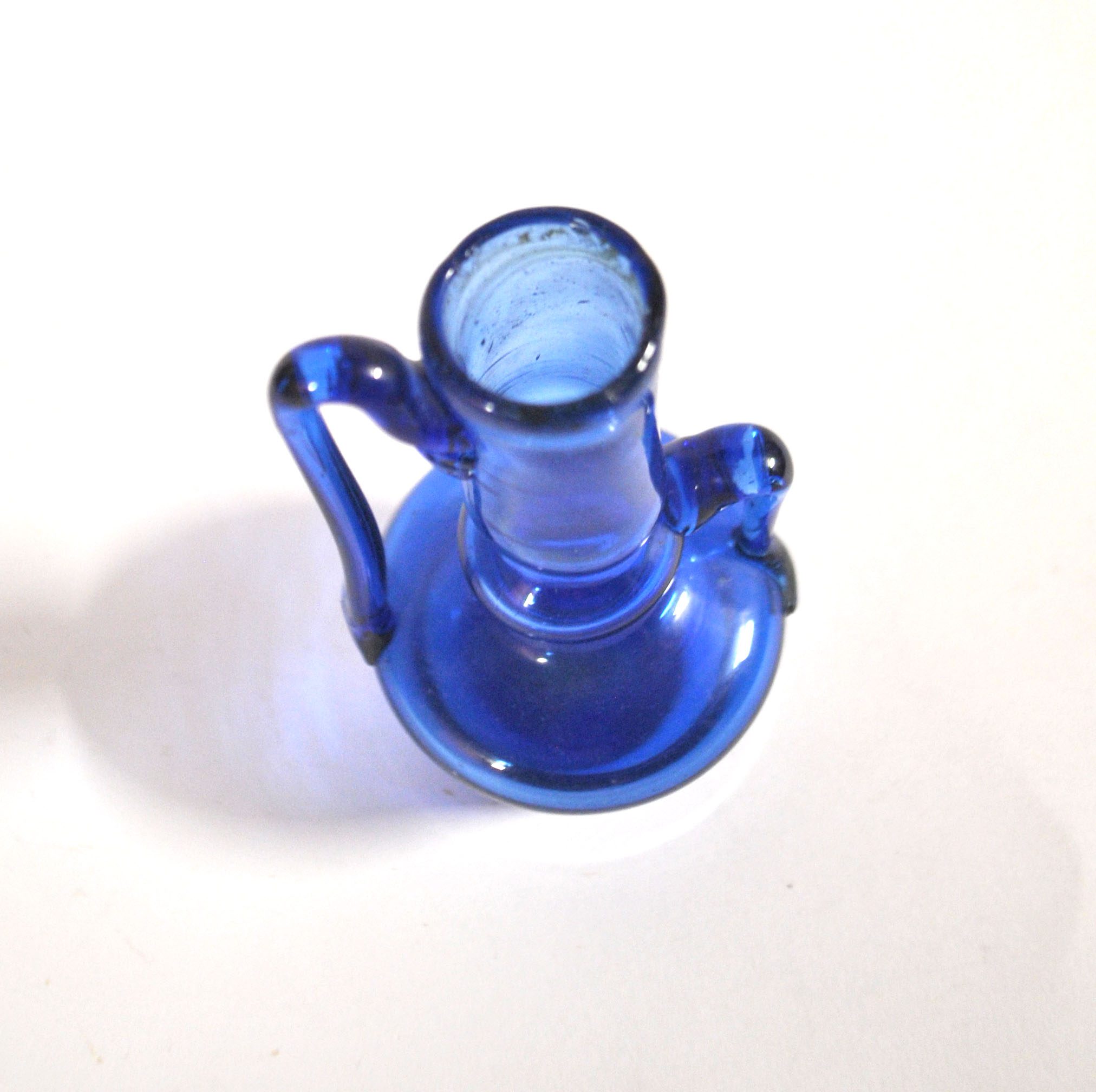 Vase soliflore flacon miniature ancien en verre soufflé bleu ARTISANAT 1900 – Image 9