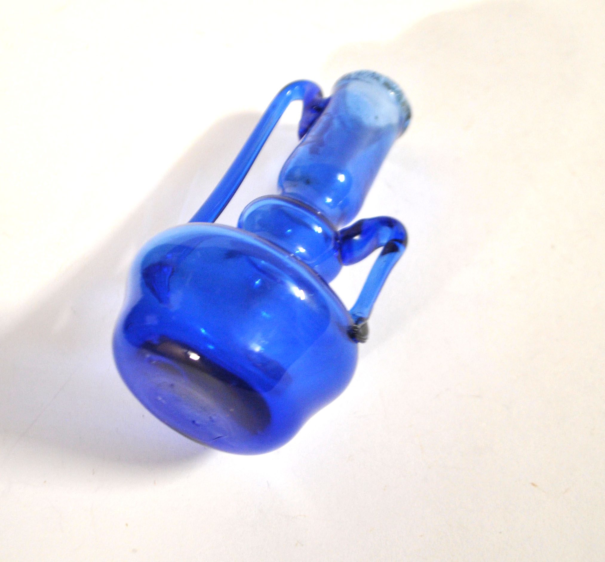 Vase soliflore flacon miniature ancien en verre soufflé bleu ARTISANAT 1900 – Image 13