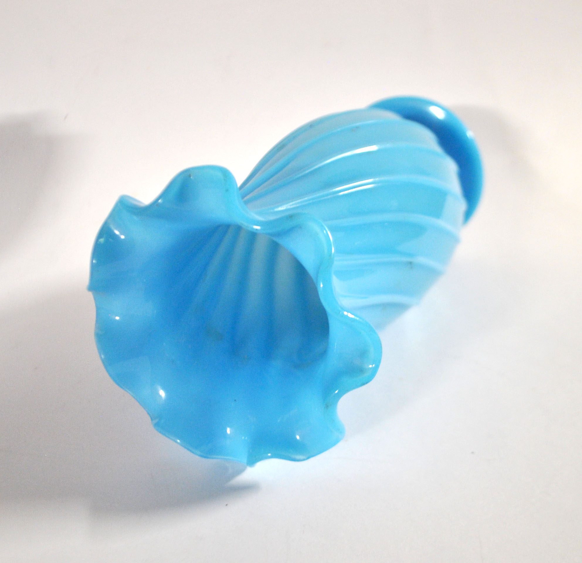 Vallerysthal Vase ancien en opaline soufflé bleu turquoise côtes torses – Image 7