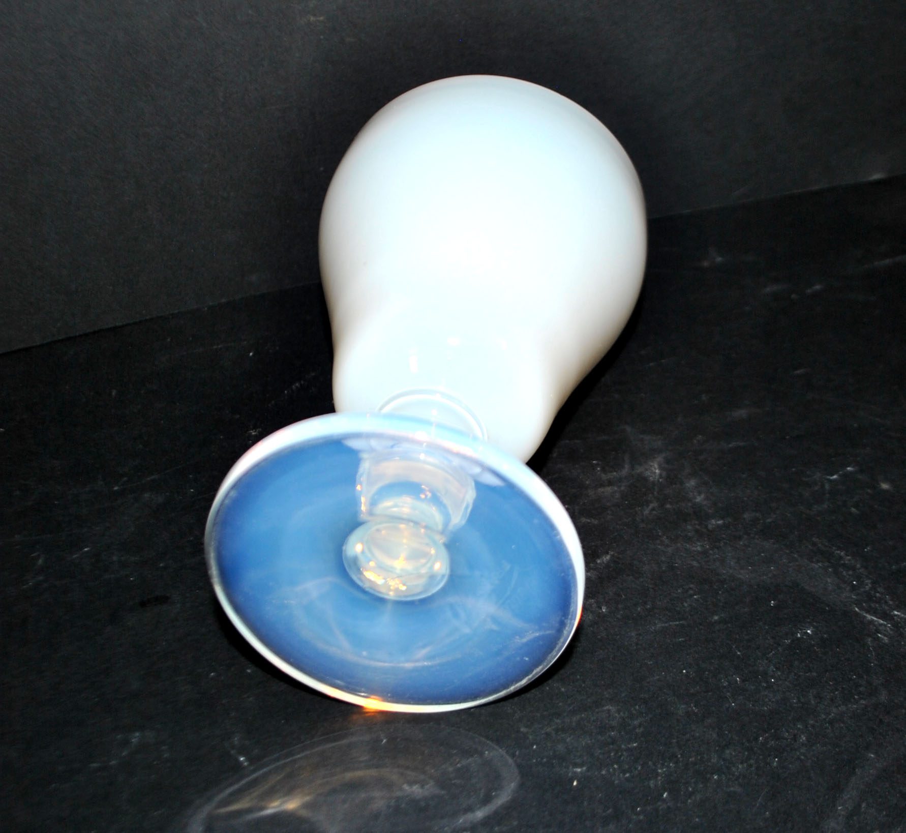 SEVRES Verre à pied Gobelet Calice en opaline blanche signé "Sèvres France" – Image 7