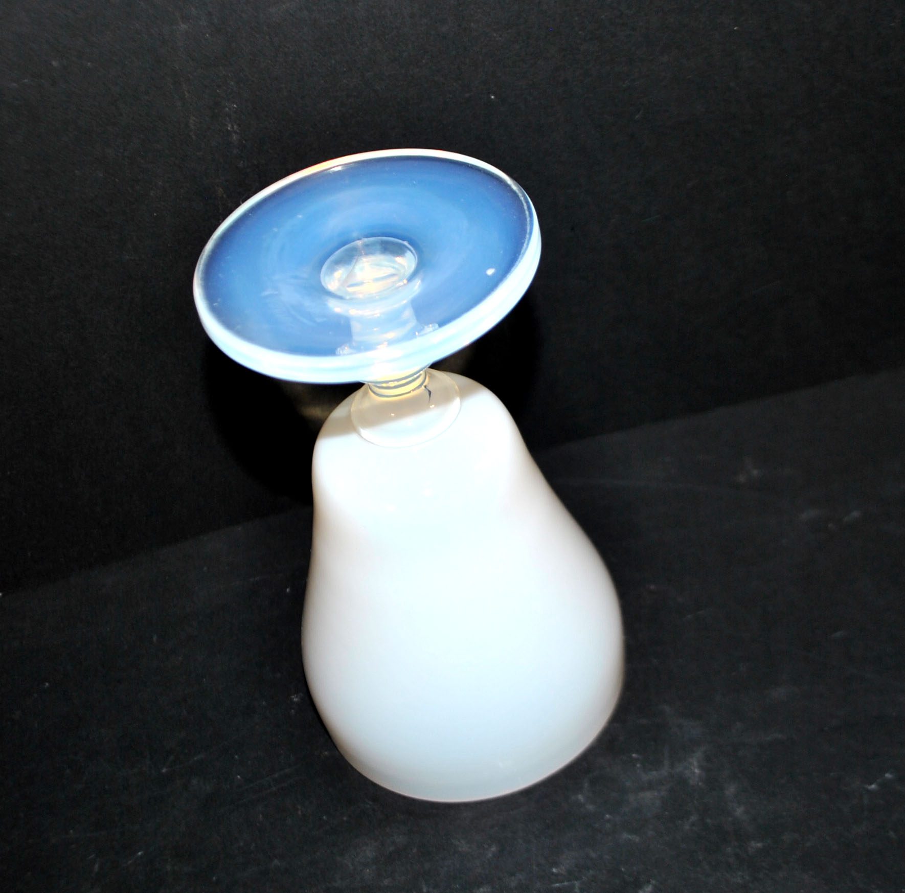 SEVRES Verre à pied Gobelet Calice en opaline blanche signé "Sèvres France" – Image 10