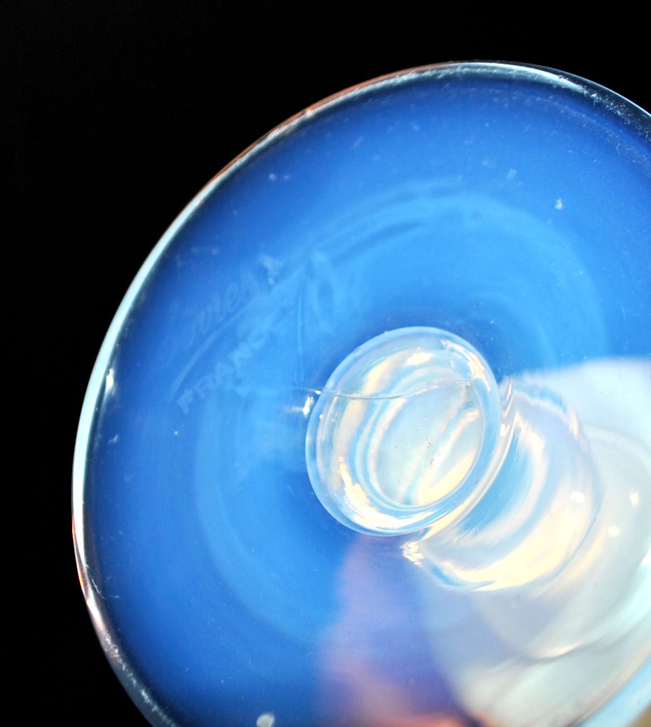 SEVRES Verre à pied Gobelet Calice en opaline blanche signé "Sèvres France" – Image 12