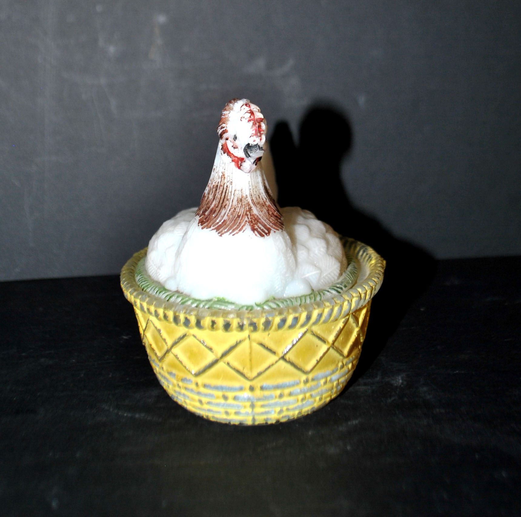 PORTIEUX Boite sucrier bonbonnière POULE en opaline blanche émaillé 1900-1910 – Image 7