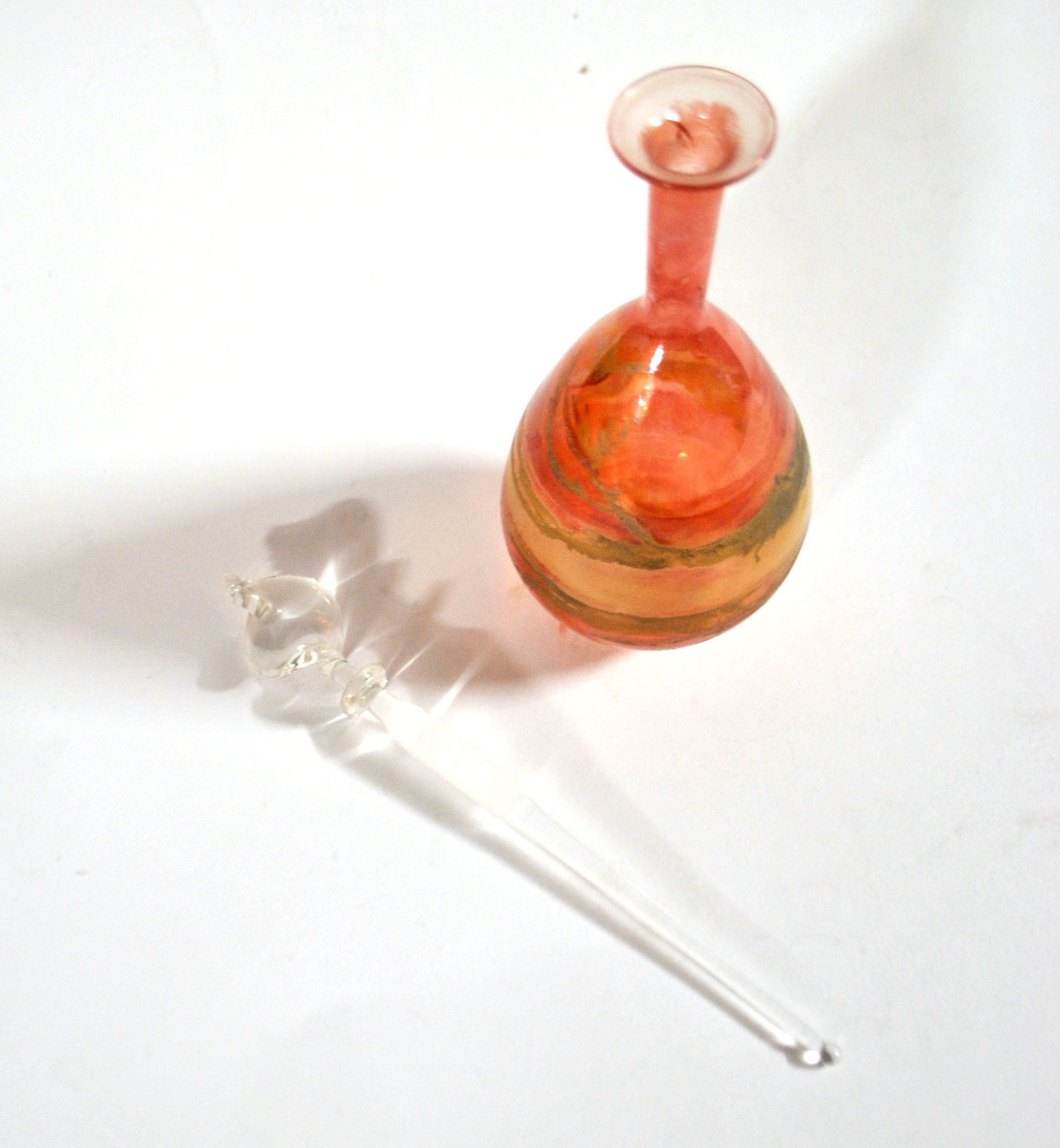 Flacon à parfum en verre soufflé orange irisé Verrier Philippe MERLOZ – Image 9