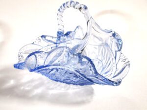 Coupelle panier en verre pressé-moulé bleu Meisenthal? Vide-poche 1920