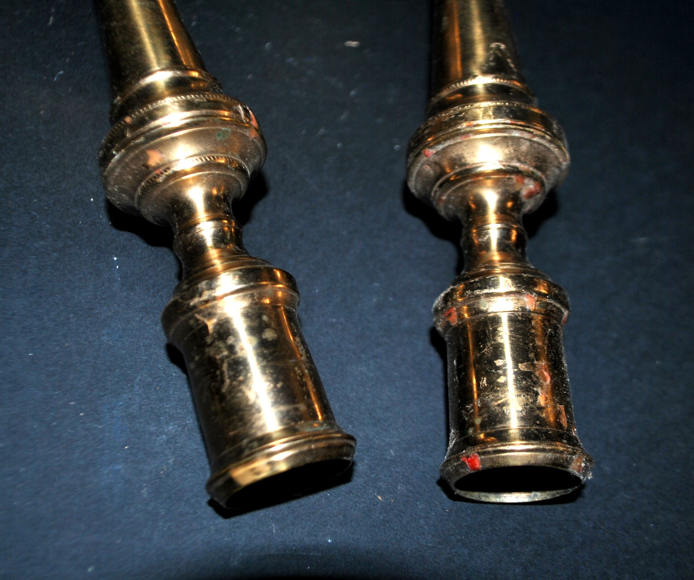 Lot 2 bougeoirs anciens en bronze doré ciselé main - Paire chandelier 18e s. – Image 13