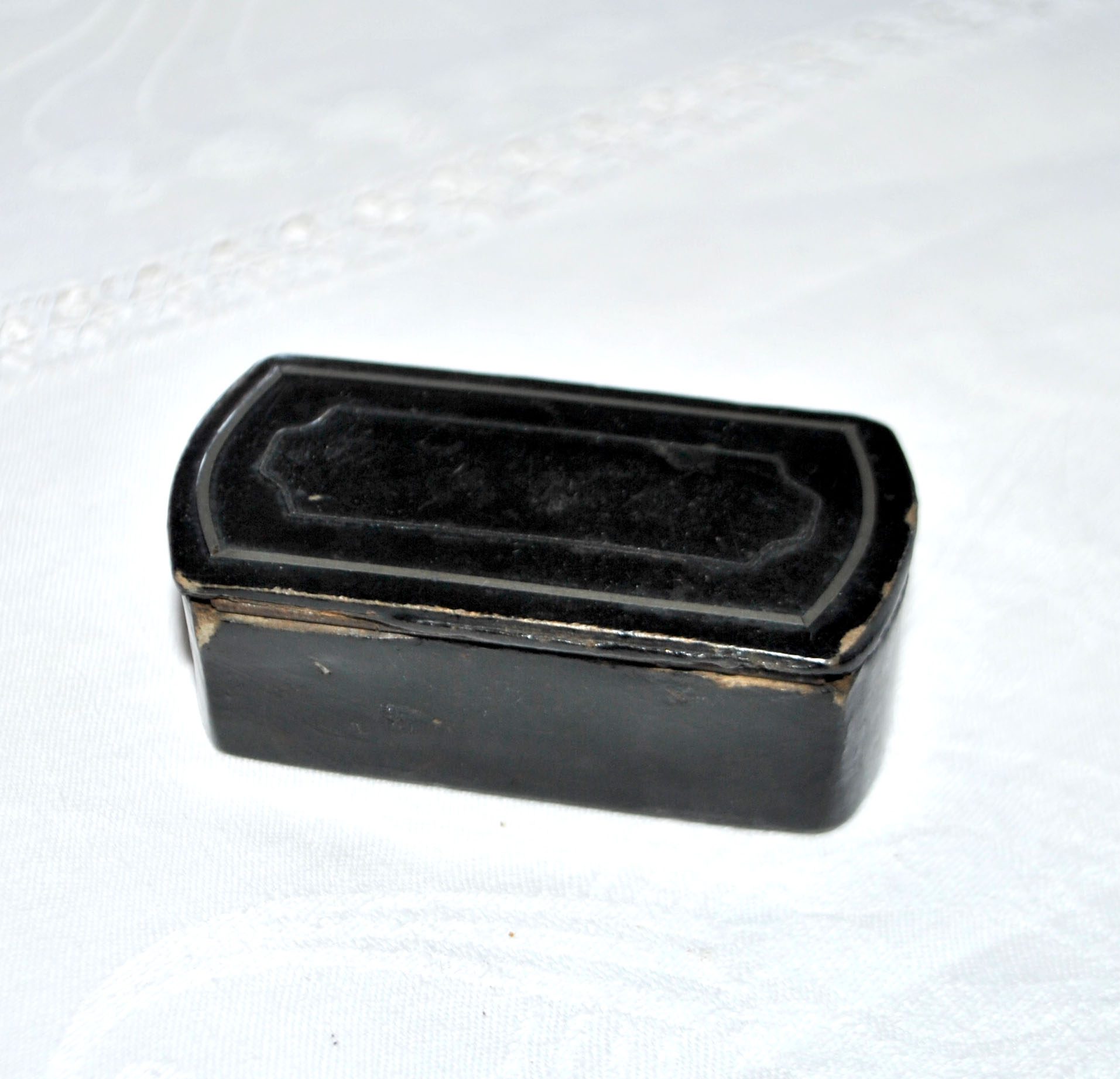 Boite Tabatière ancienne en papier mâché Laque noir et filet métal 1900 – Image 6