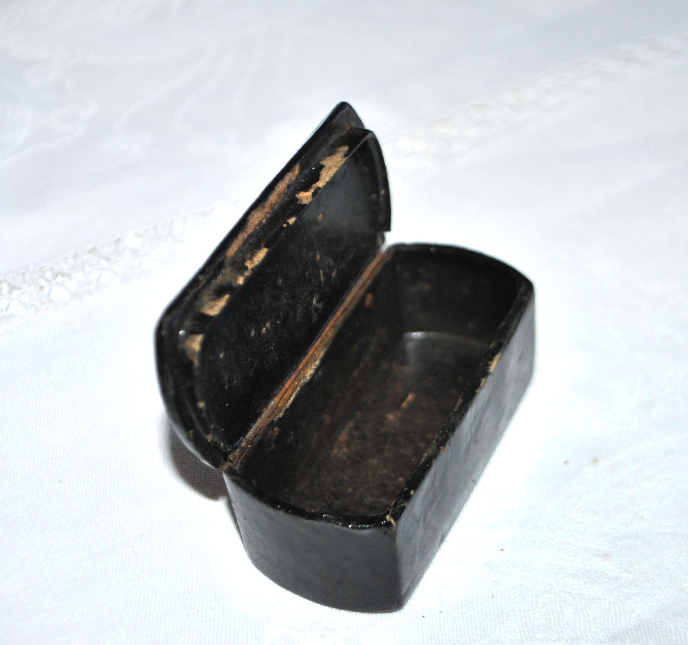 Boite Tabatière ancienne en papier mâché Laque noir et filet métal 1900 – Image 8