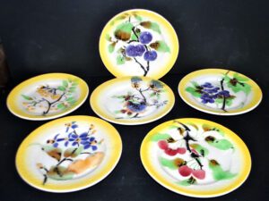 ORCHIES Lot 6 Assiettes à dessert en barbotine jaune décor fruits au pochoir