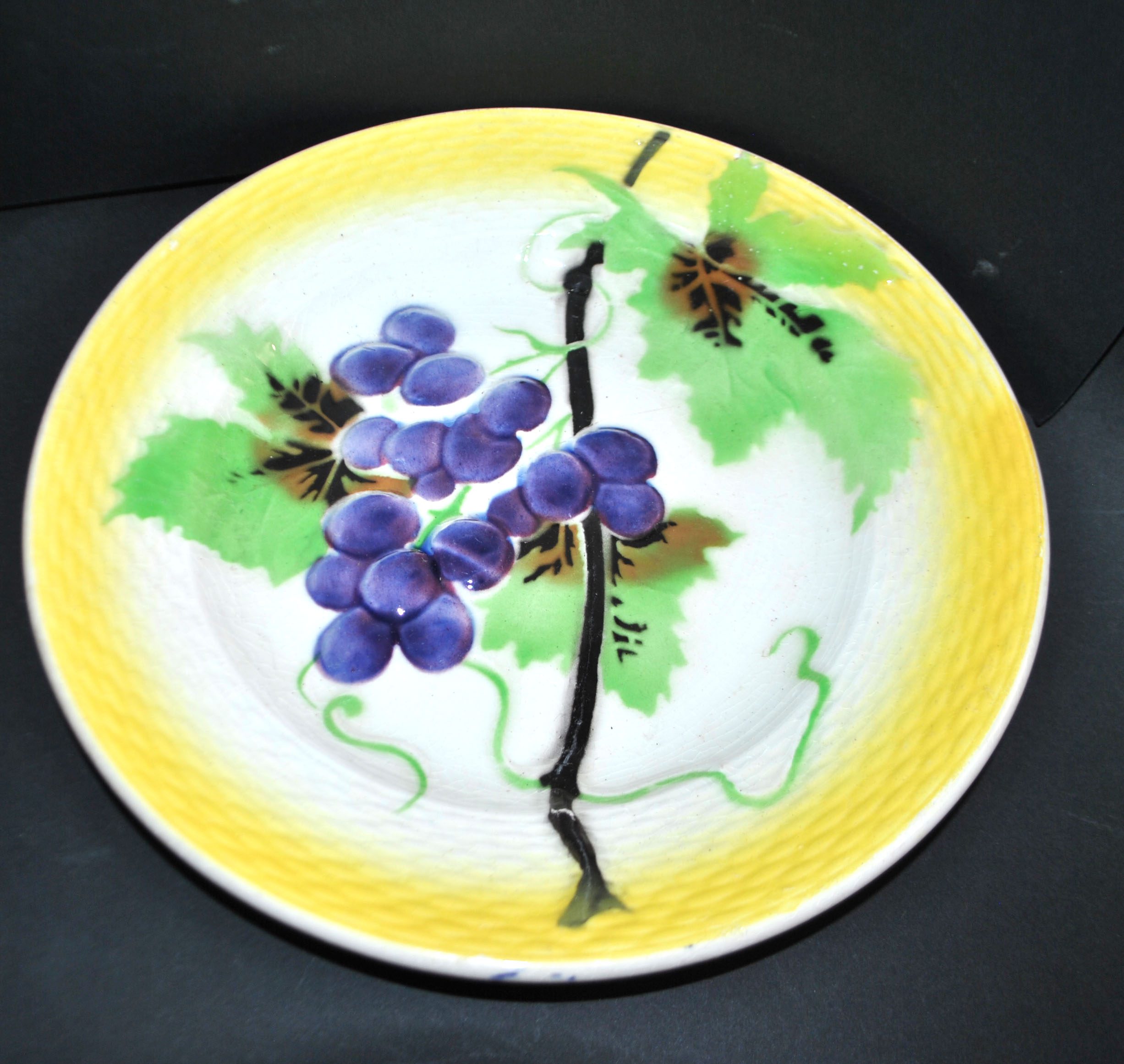 ORCHIES Lot 6 Assiettes à dessert en barbotine jaune décor fruits au pochoir – Image 7