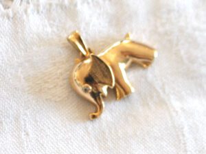 Collier Pendentif éléphant doré en plaqué Or poinçon carré - Bijou vintage