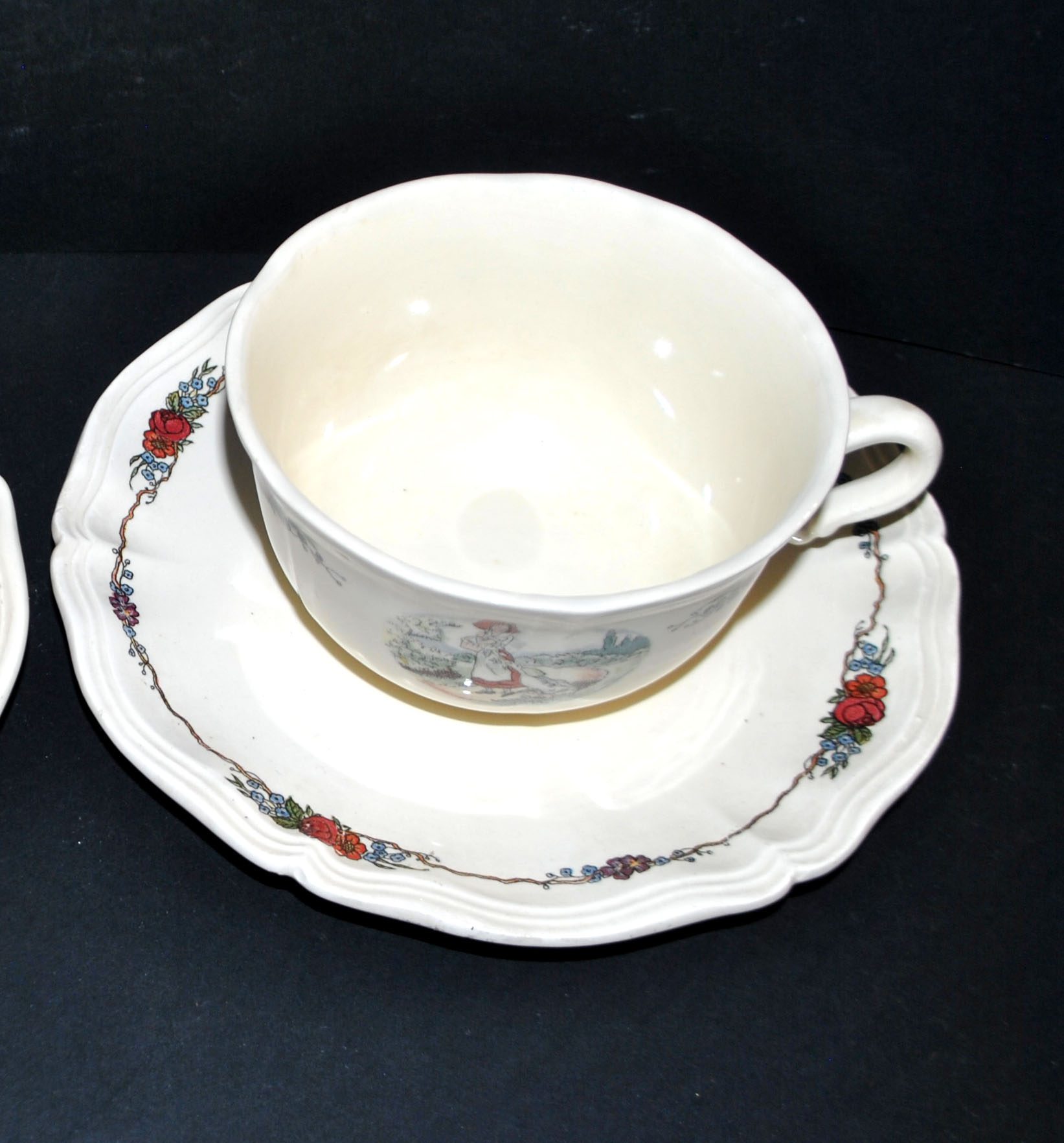 SARREGUEMINES Lot 2 tasses déjeuner Faïence OBERNAI Ganzeliese et Tricot – Image 4