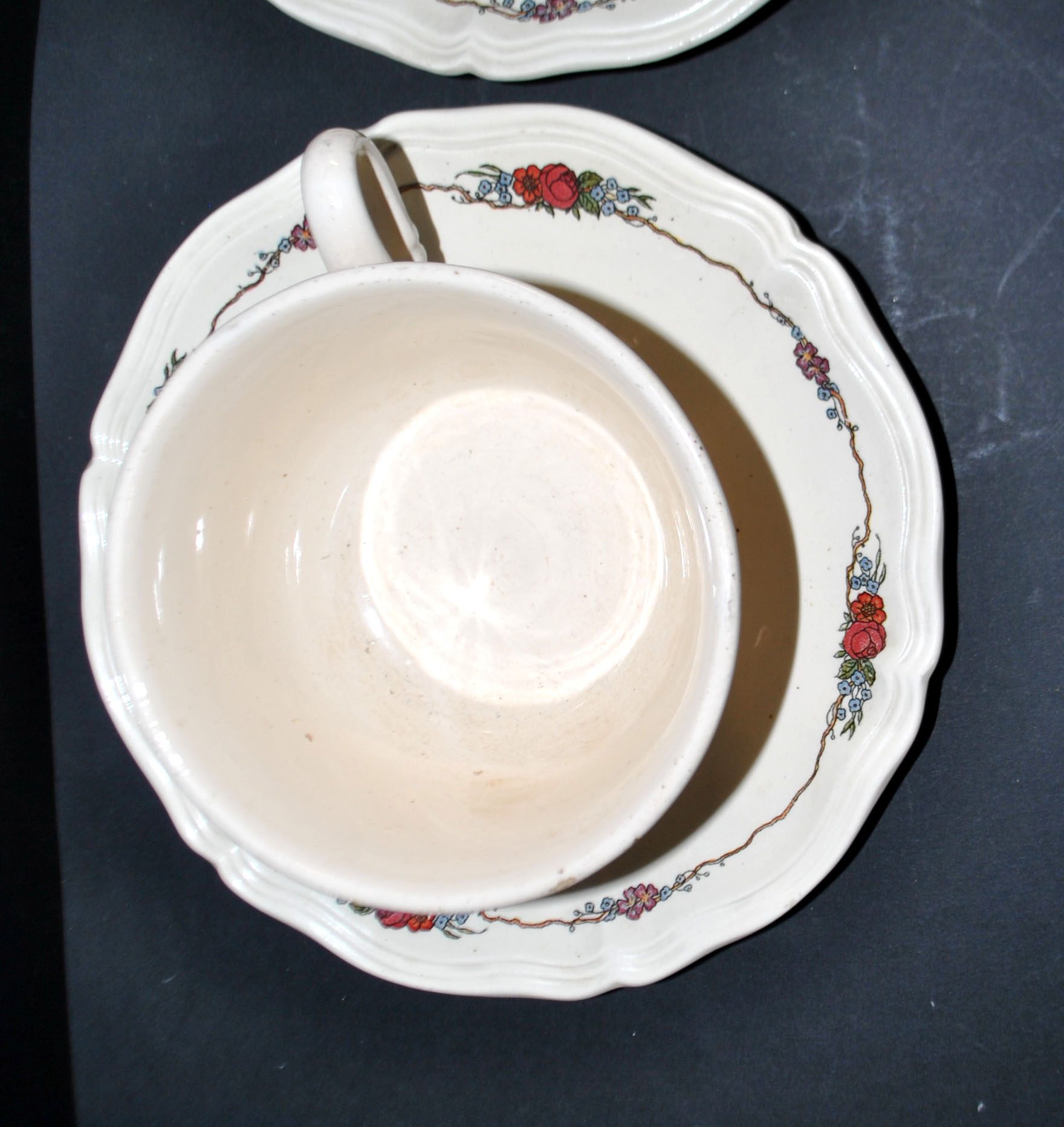 SARREGUEMINES Lot 2 tasses déjeuner Faïence OBERNAI Ganzeliese et Tricot – Image 6