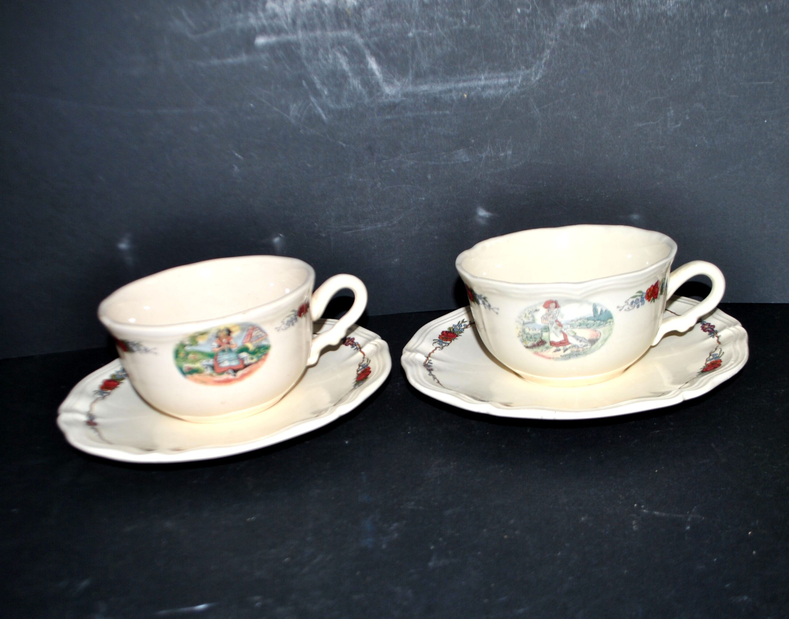 SARREGUEMINES Lot 2 tasses déjeuner Faïence OBERNAI Ganzeliese et Tricot – Image 3