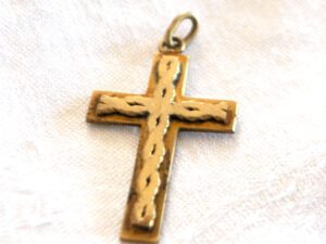 Pendentif croix tressage en Plaqué Or - Collier Bijou vintage
