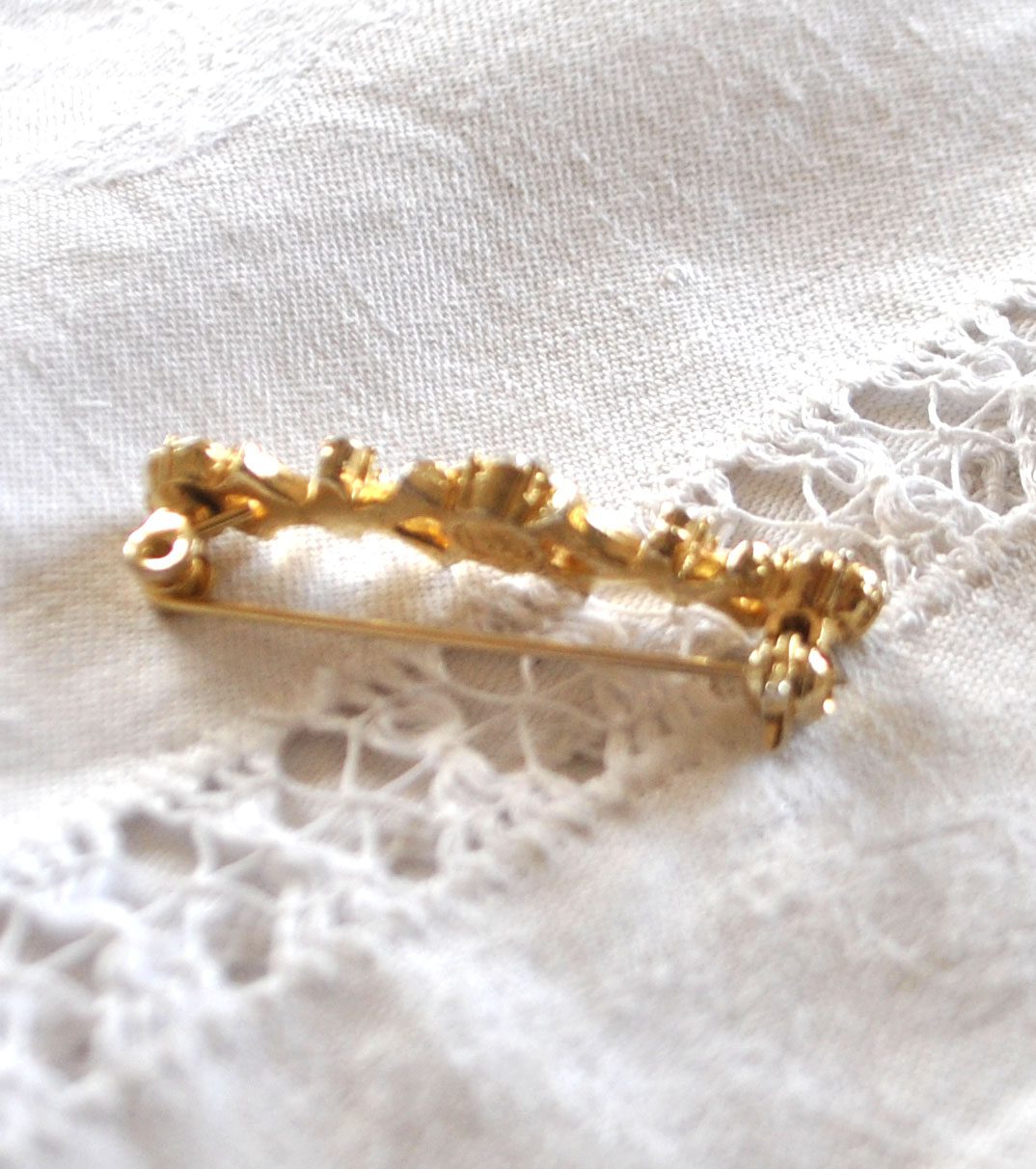 Broche fine vintage dorée et strass - Bijou fantaisie DX – Image 7