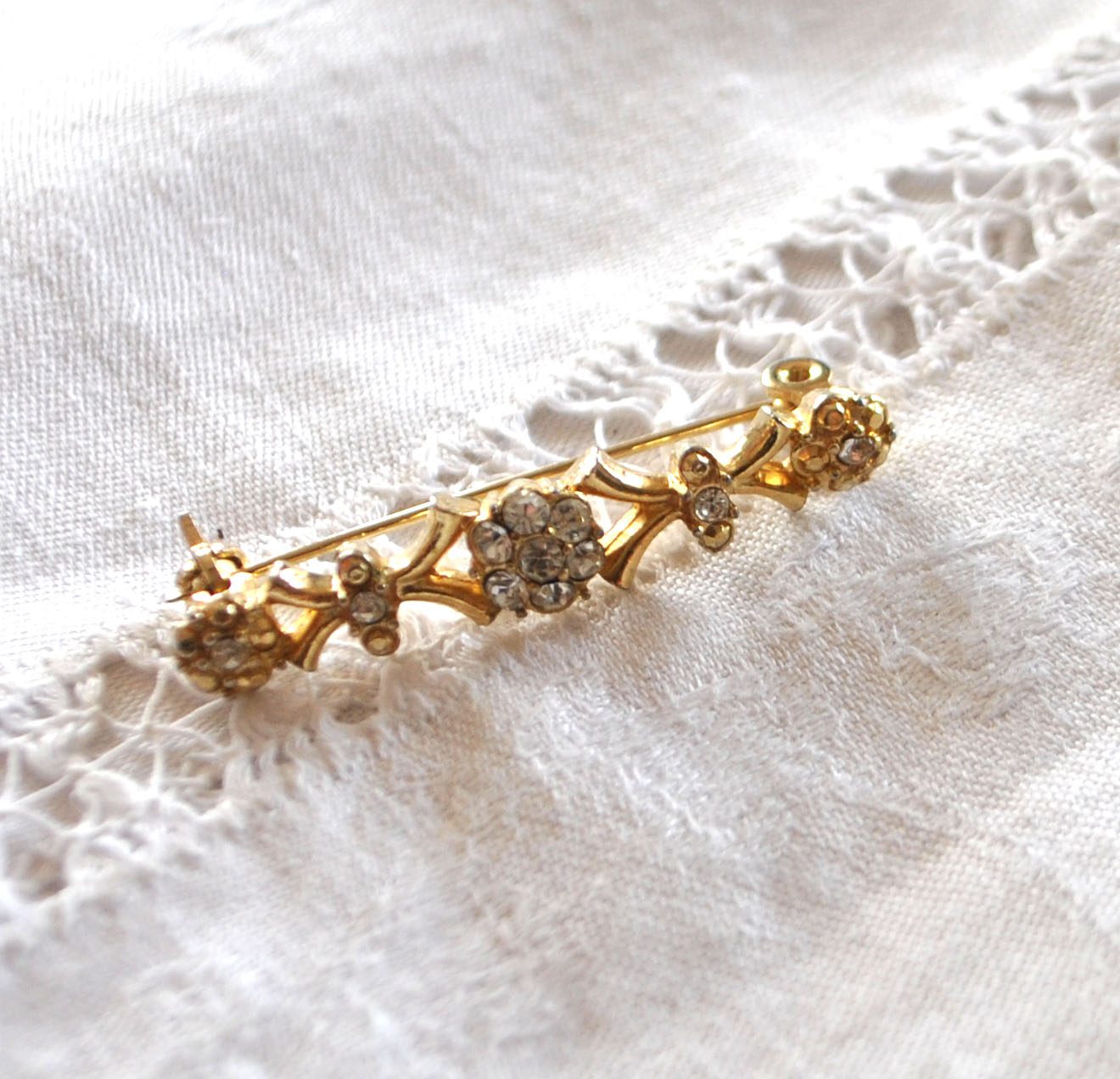 Broche fine vintage dorée et strass - Bijou fantaisie DX – Image 10