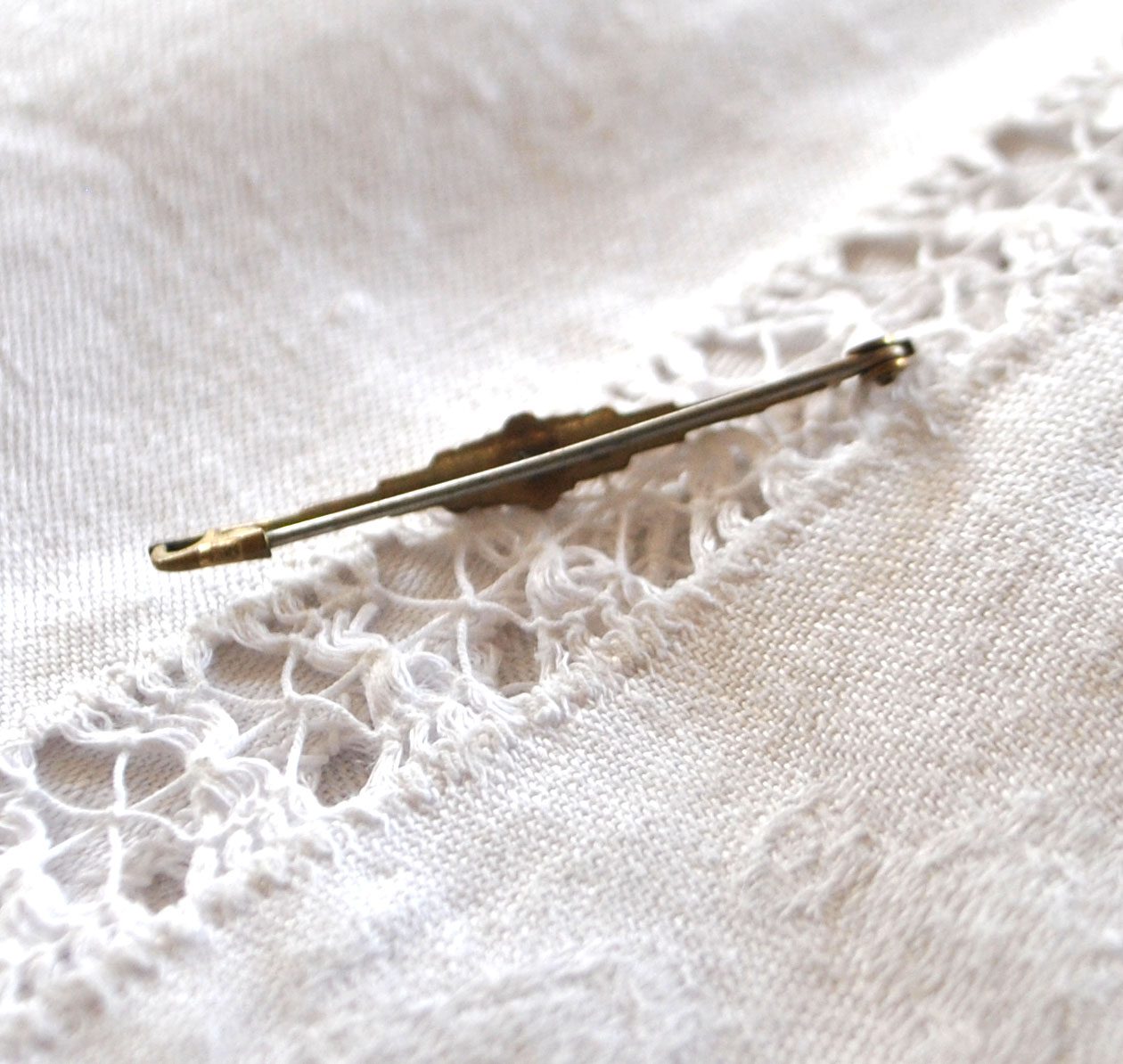 Broche ART DECO épingle fine Barrette Plaqué OR laminé + Perle 1920 – Image 4