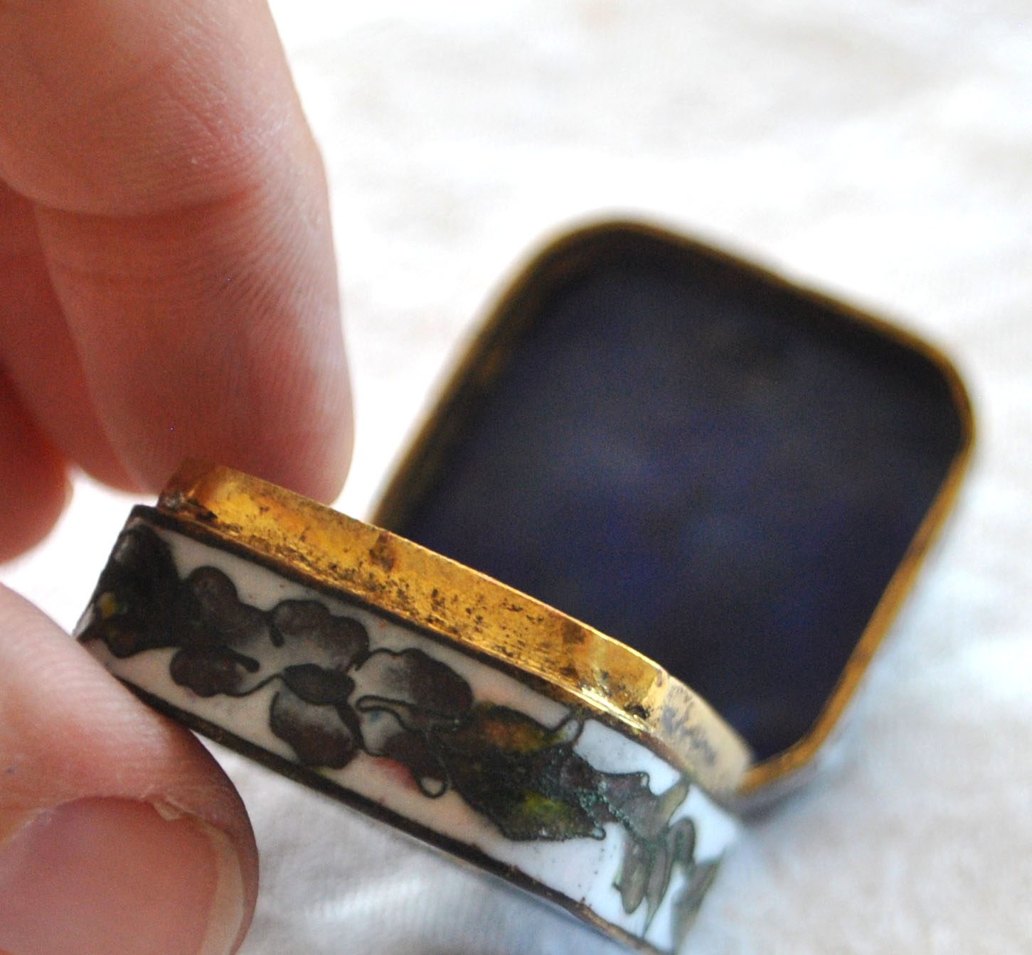 Boite en émaux cloisonné et broderie - Pilulier ancien – Image 18