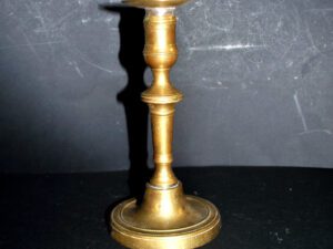 Bougeoir ancien chandelier balustre base ronde en bronze 19e s.