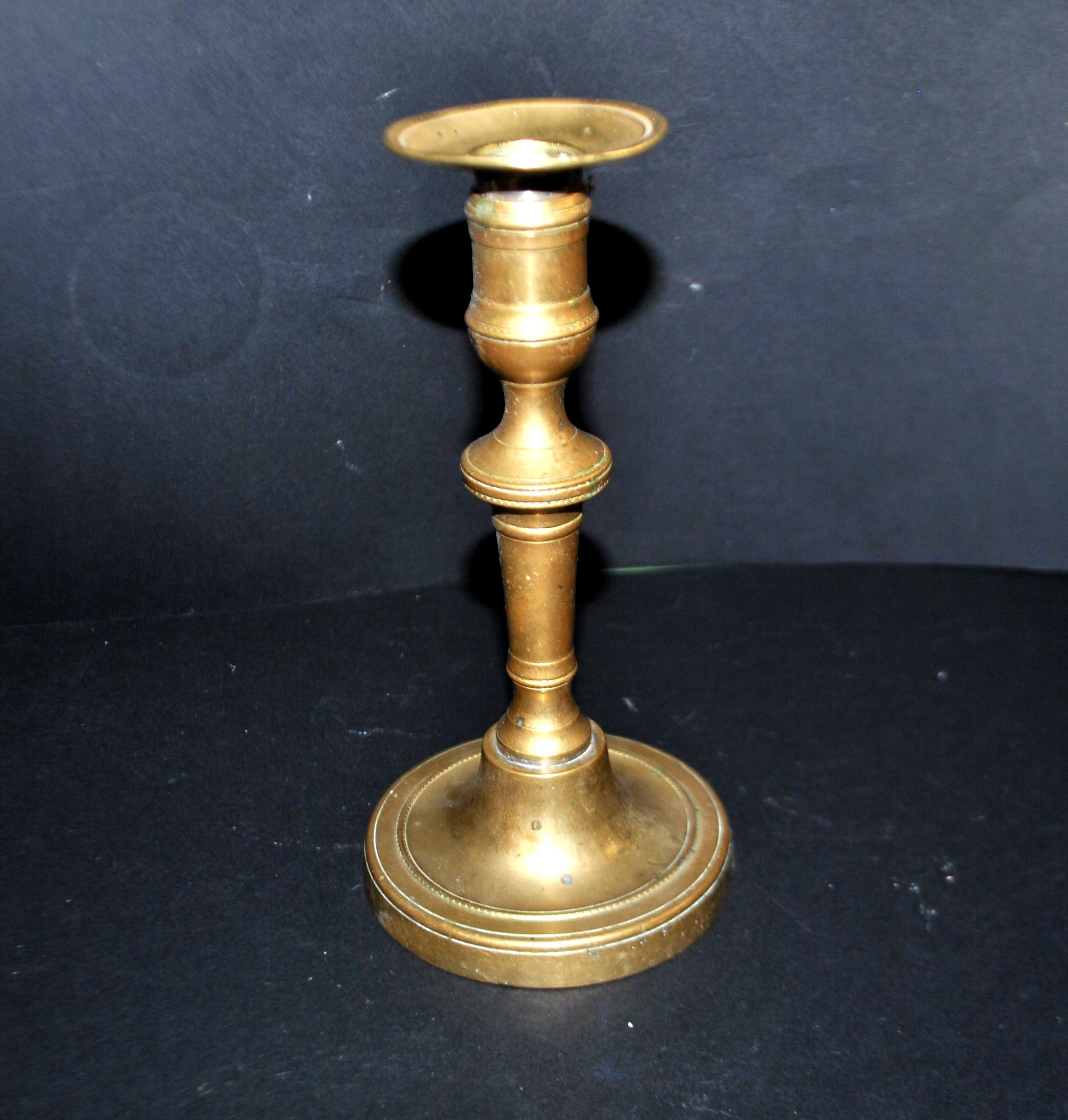 Bougeoir ancien chandelier balustre base ronde en bronze 19e s. – Image 6
