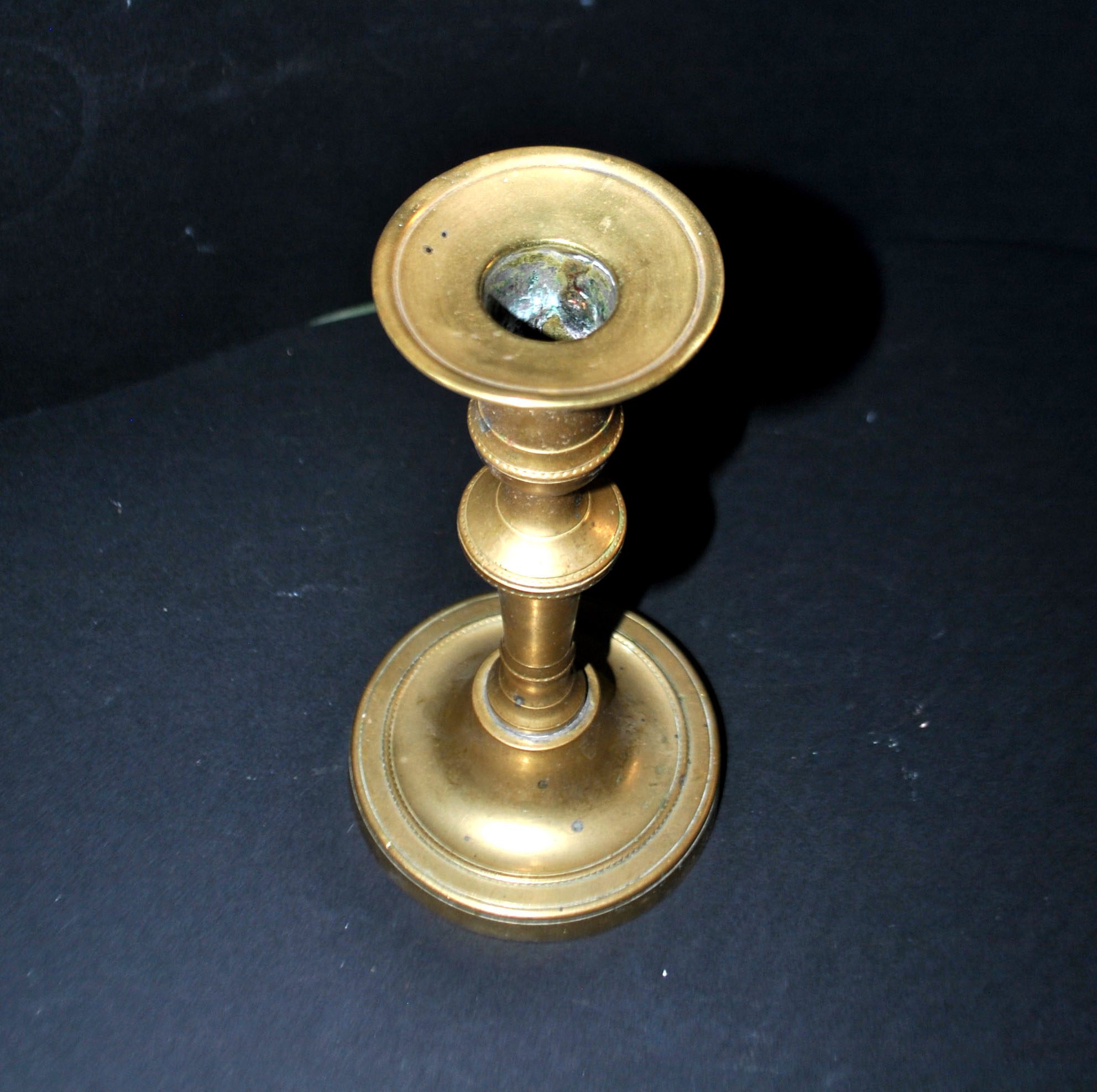 Bougeoir ancien chandelier balustre base ronde en bronze 19e s. – Image 7