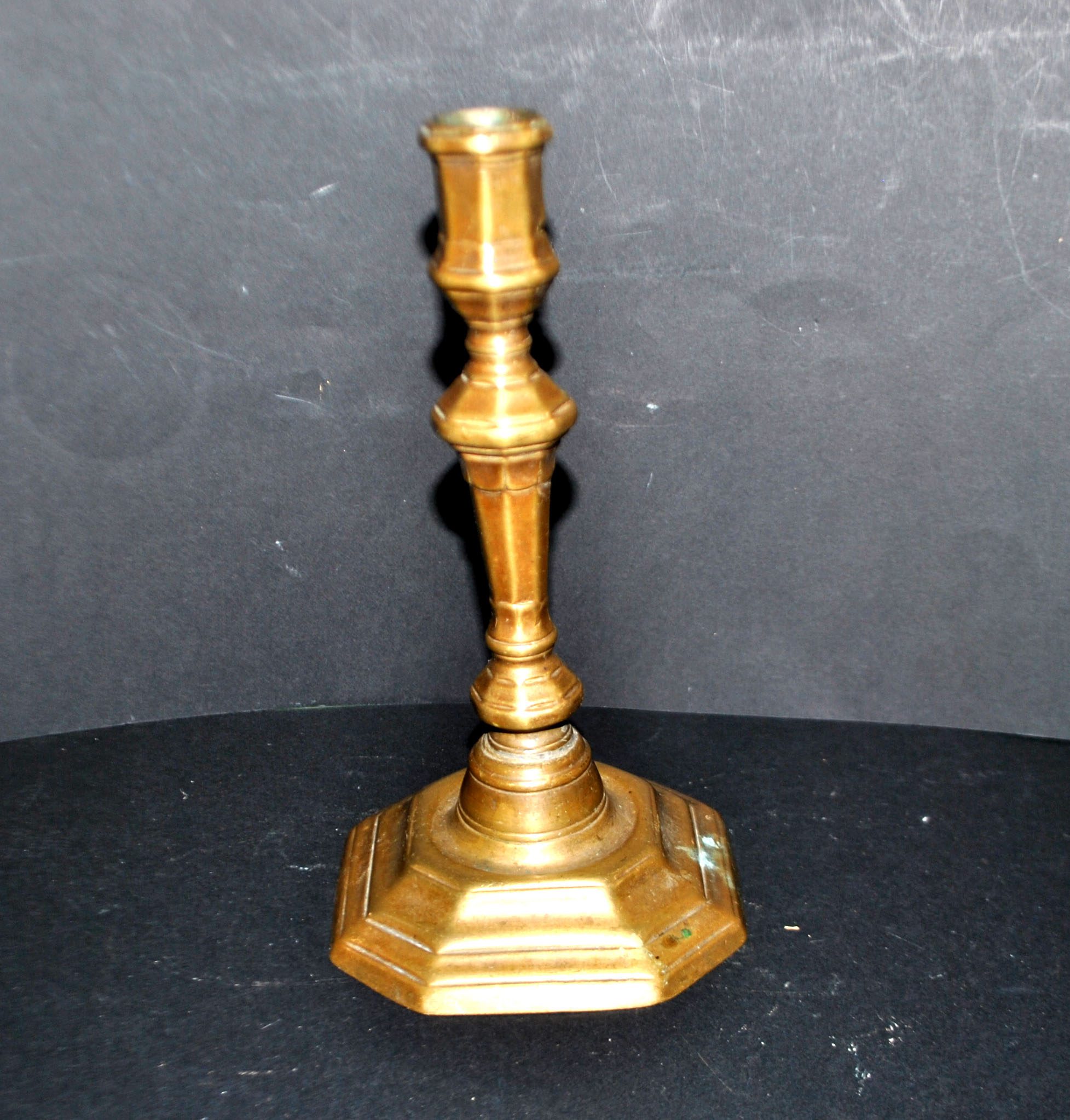 Bougeoir ancien chandelier octogonale Louis XIV en bronze 18e siècle – Image 2