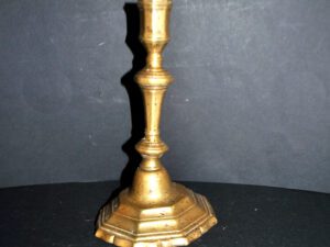 Bougeoir ancien chandelier chantourné en bronze Louis XIV 18e s.