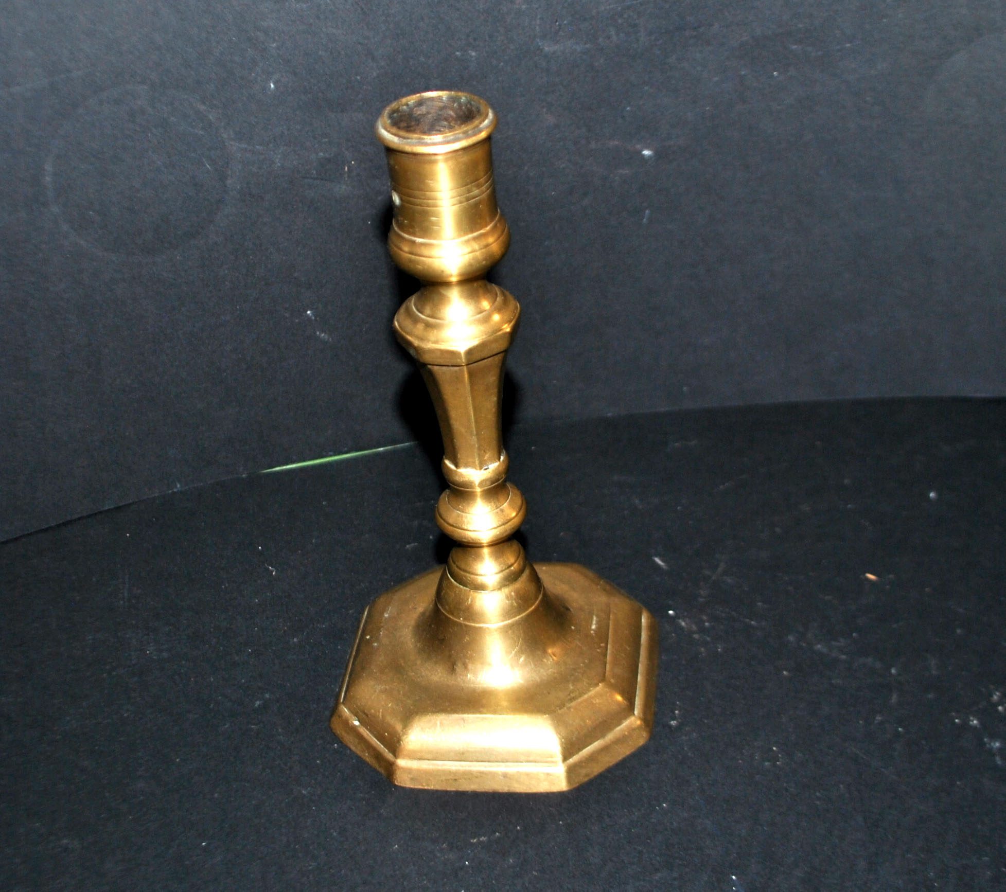 Bougeoir ancien chandelier octogonal en bronze Régence 19e s. – Image 10