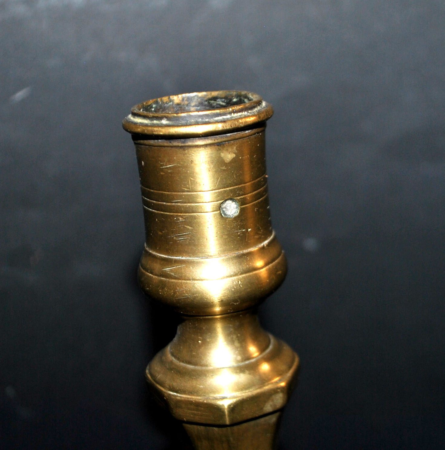 Bougeoir ancien chandelier octogonal en bronze Régence 19e s. – Image 12