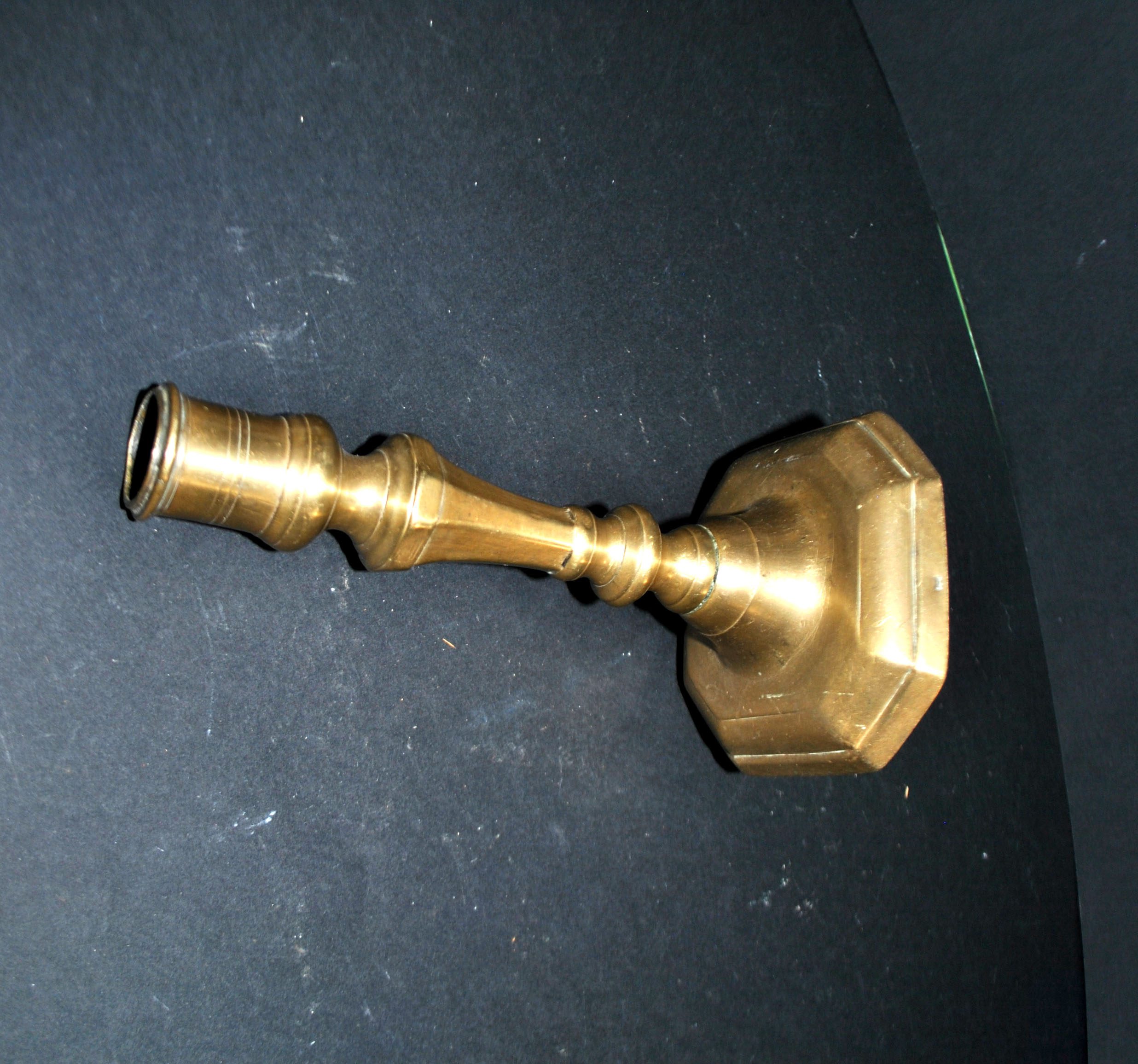 Bougeoir ancien chandelier octogonal en bronze Régence 19e s. – Image 9