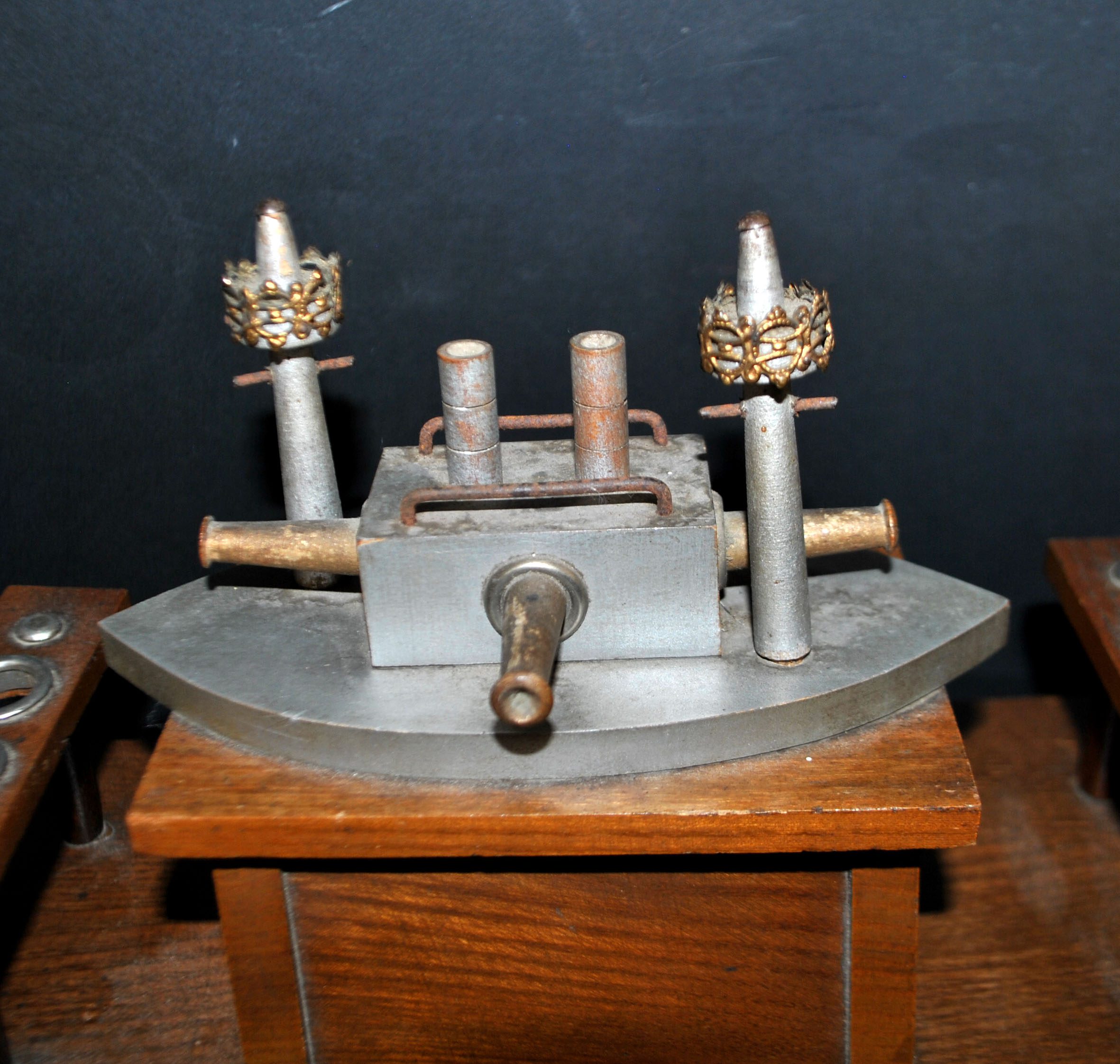 Boite en bois et métal MILITARIA Présentoir cigare Armée Canon Marine WW1 WW2 – Image 9