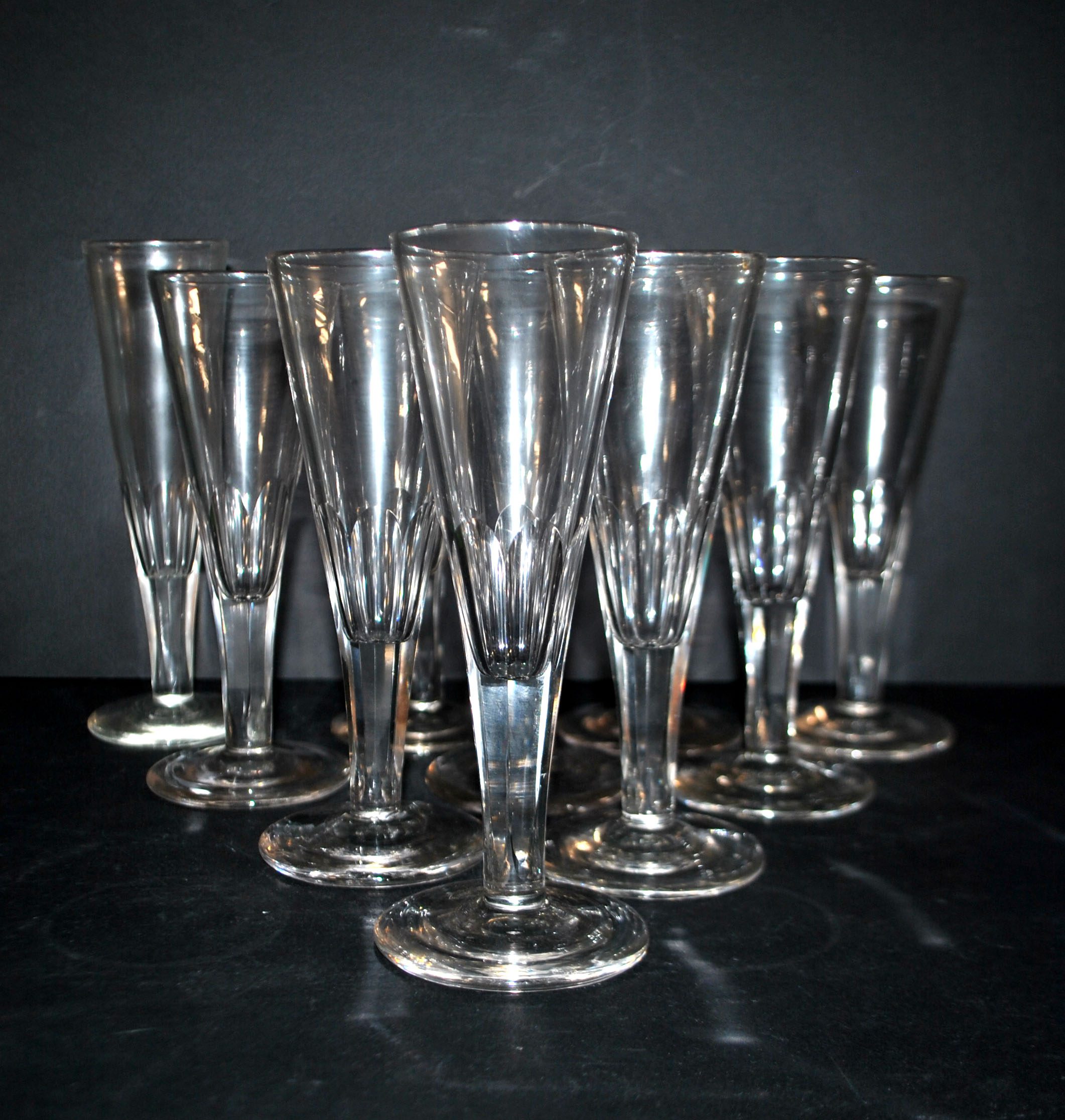 Portieux? Lot 10 Flûtes champagne en verre soufflé taillé 1900 BISTROT – Image 4