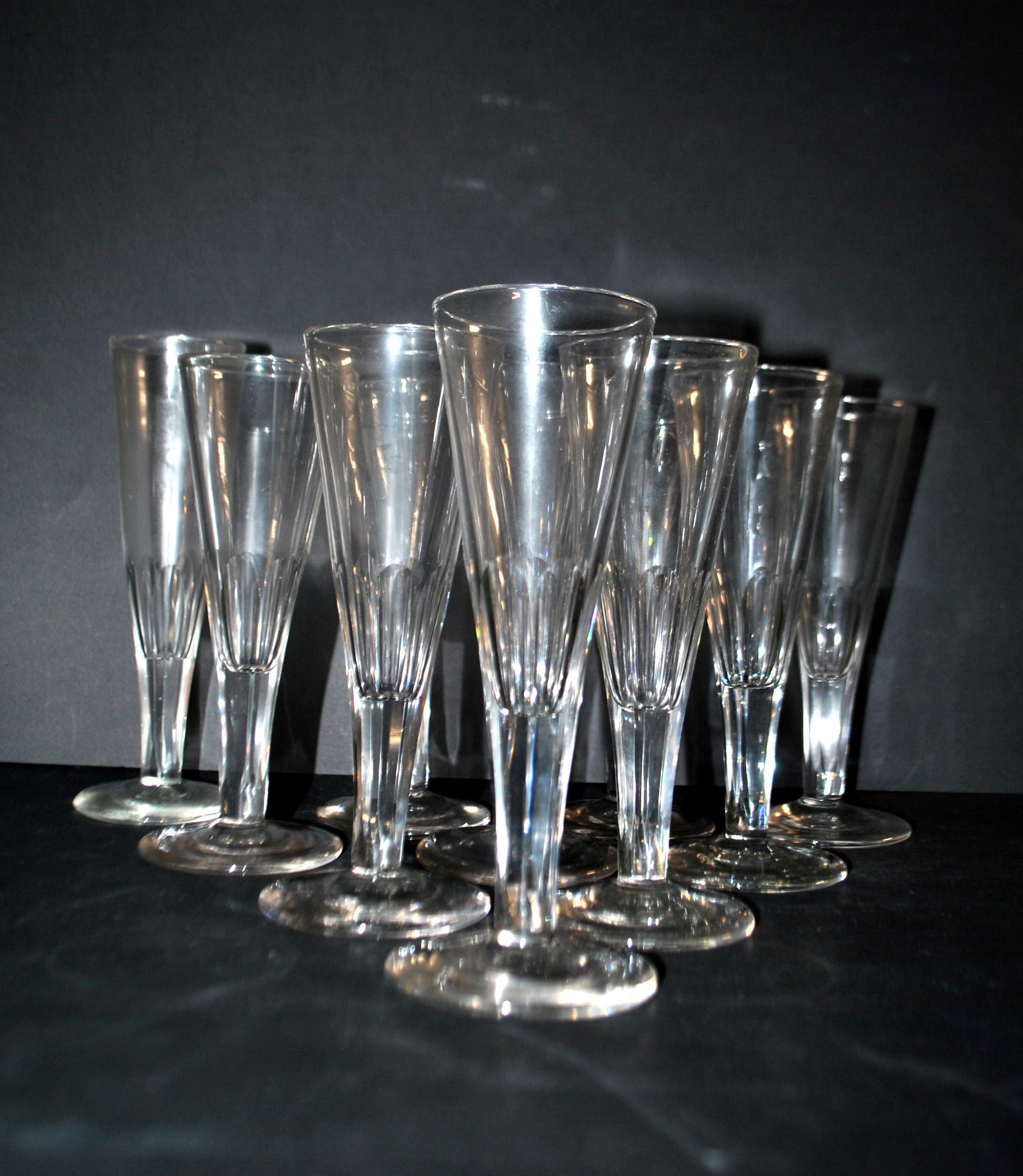 Portieux? Lot 10 Flûtes champagne en verre soufflé taillé 1900 BISTROT – Image 3