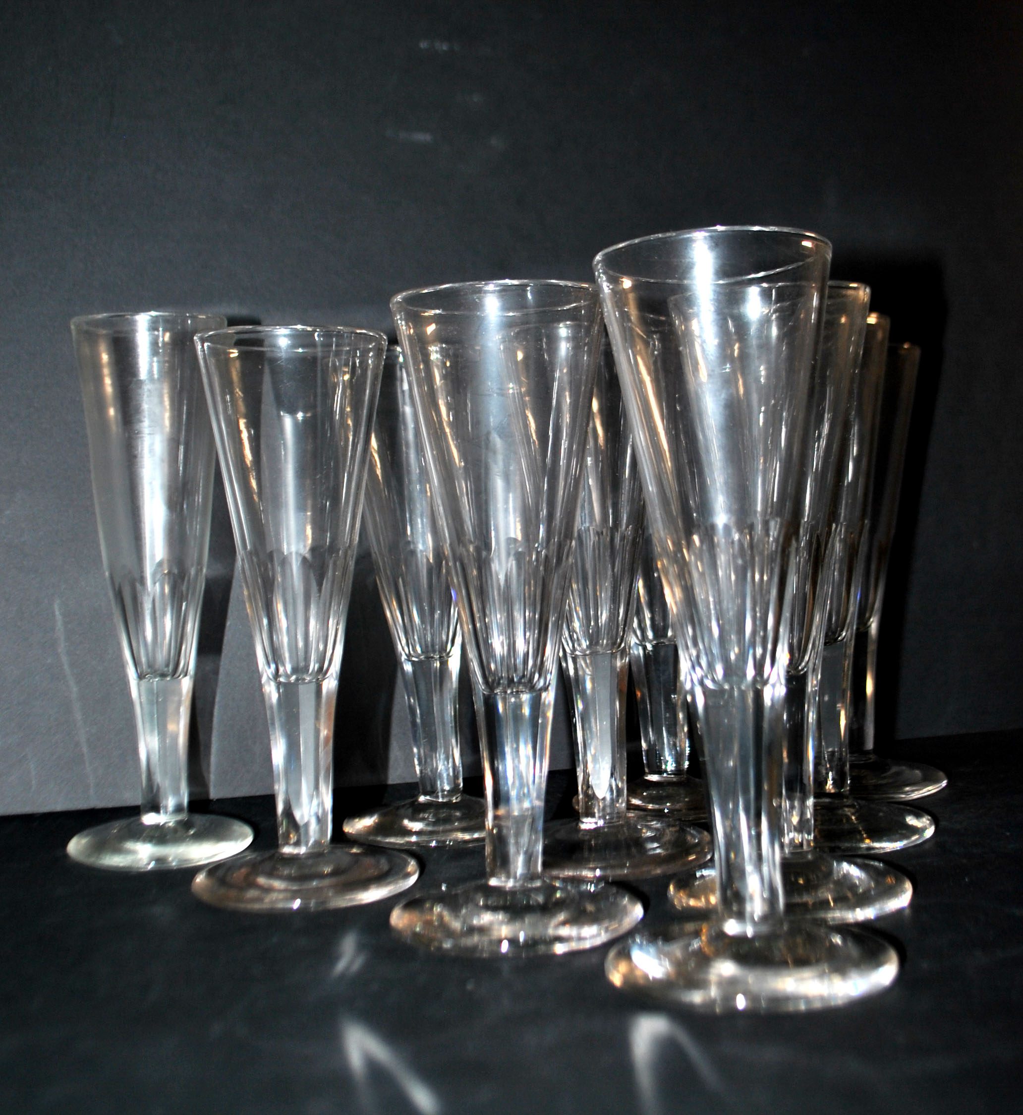 Portieux? Lot 10 Flûtes champagne en verre soufflé taillé 1900 BISTROT – Image 5