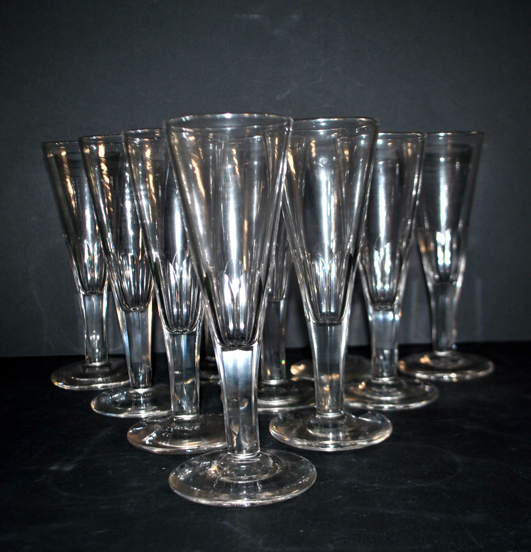 Portieux? Meisenthal? Lot 10 Flûtes champagne en verre soufflé taillé côtes plates 1900