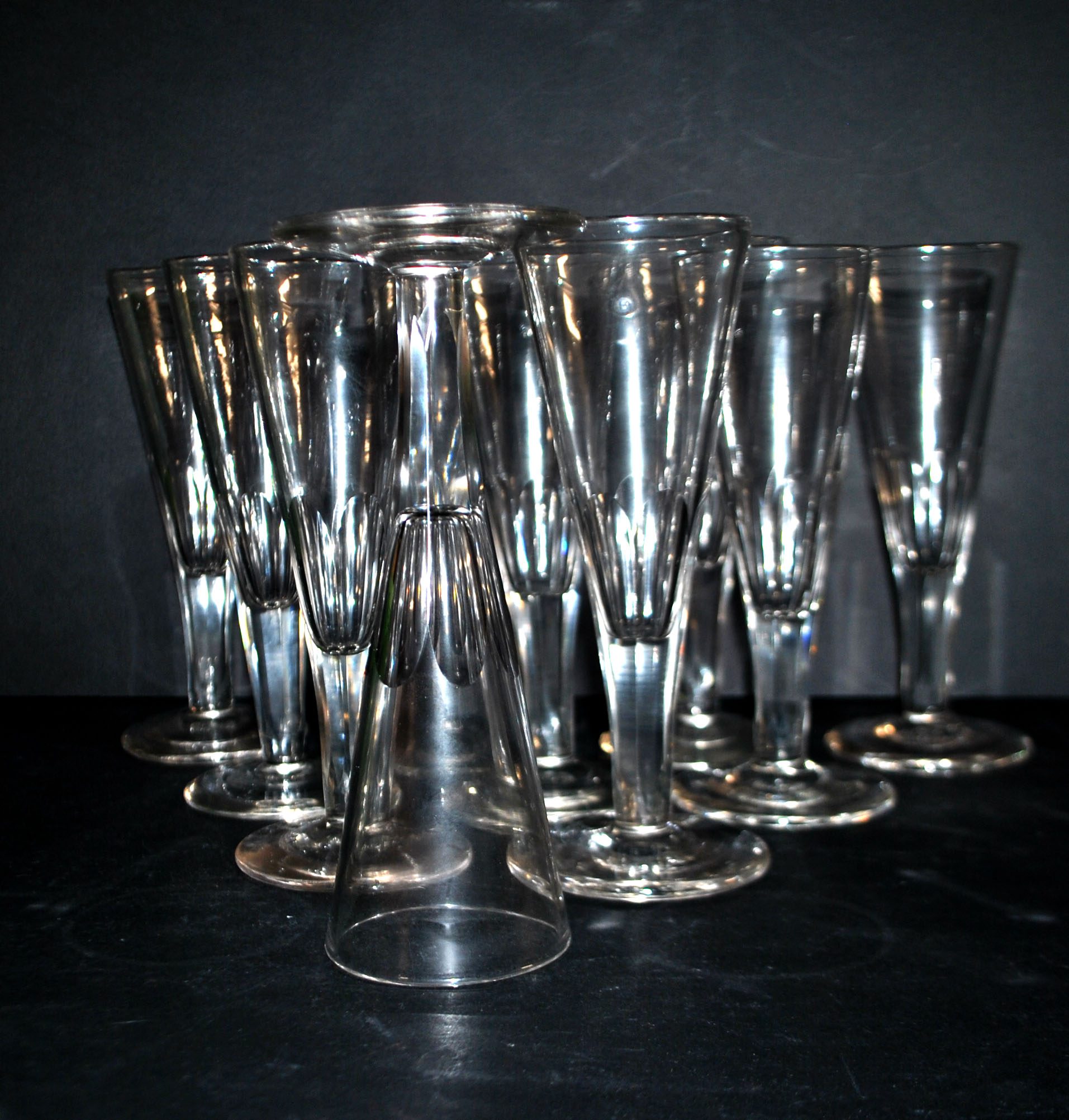 Portieux? Meisenthal? Lot 10 Flûtes champagne en verre soufflé taillé côtes plates 1900 – Image 6