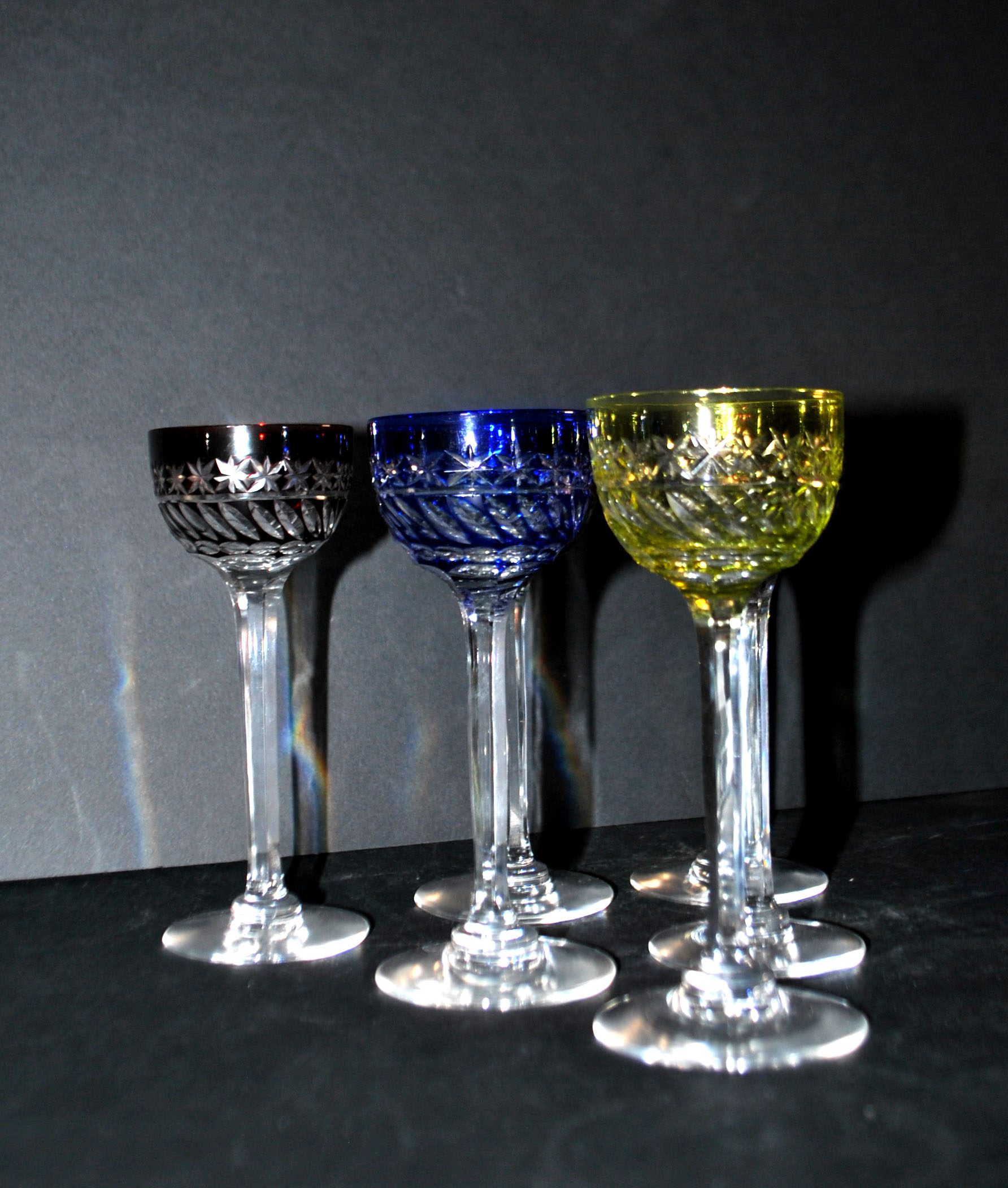SAINT-LOUIS Lot 6 verres à liqueur anciens METRA en cristal doublé coloré Roemer Overlay – Image 9