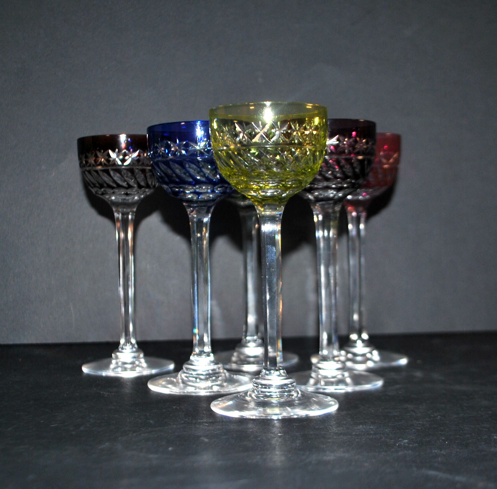 SAINT-LOUIS Lot 6 verres à liqueur anciens METRA en cristal doublé coloré Roemer Overlay – Image 12