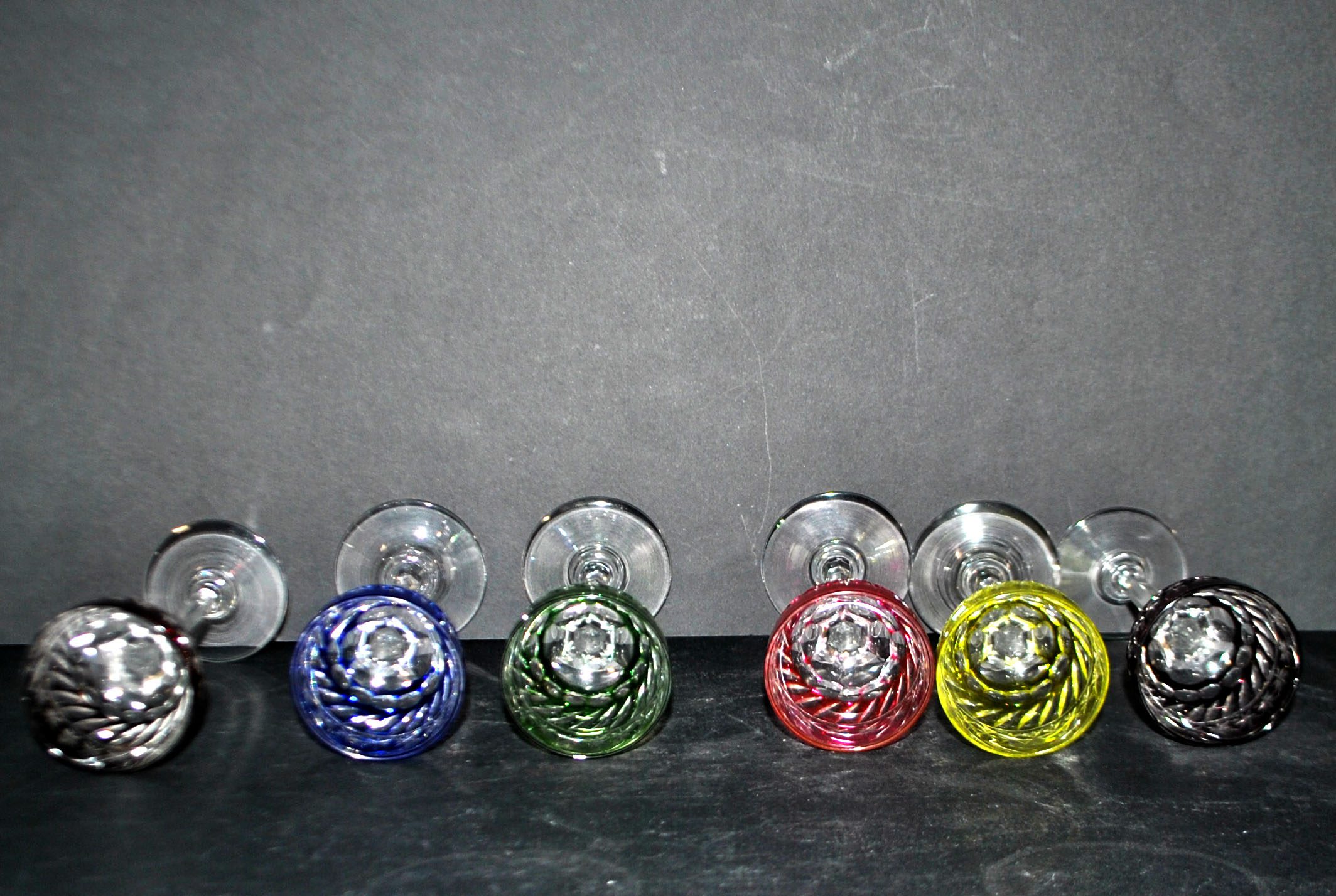 SAINT-LOUIS Lot 6 verres à liqueur anciens METRA en cristal doublé coloré Roemer Overlay – Image 4