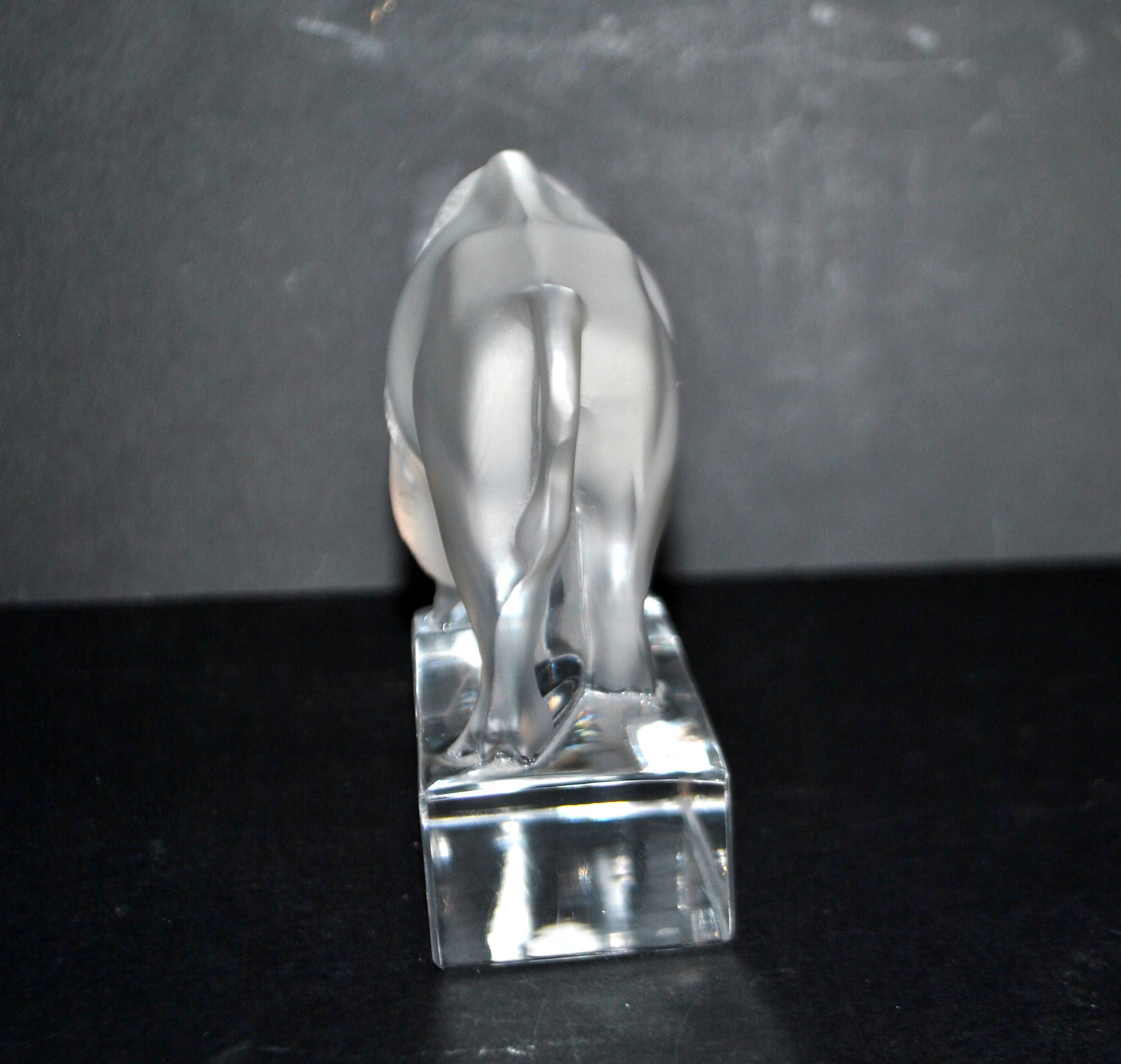 LALIQUE Sculpture Presse-papier BISON en verre dépoli et signé – Image 9