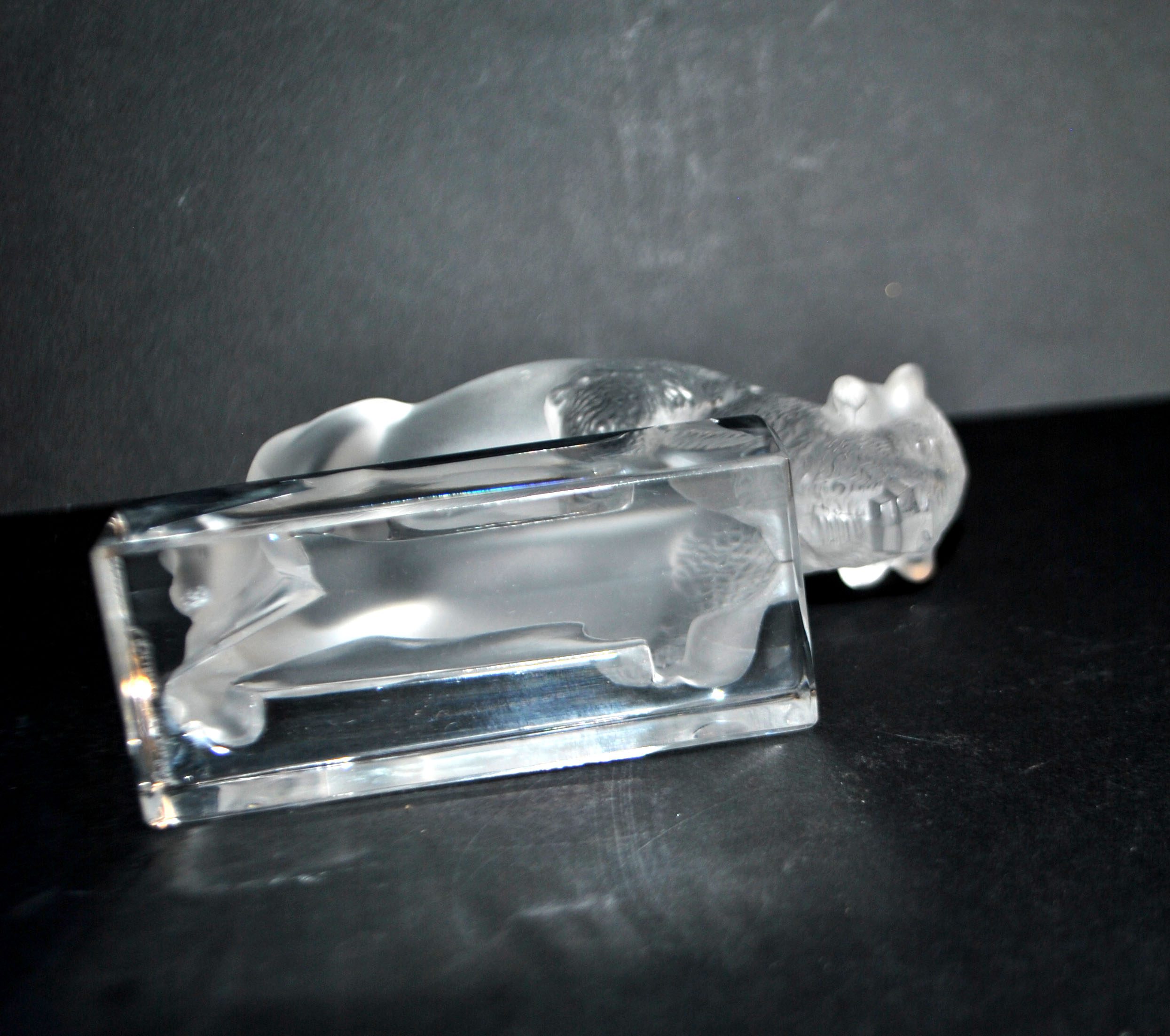 LALIQUE Sculpture Presse-papier BISON en verre dépoli et signé – Image 13