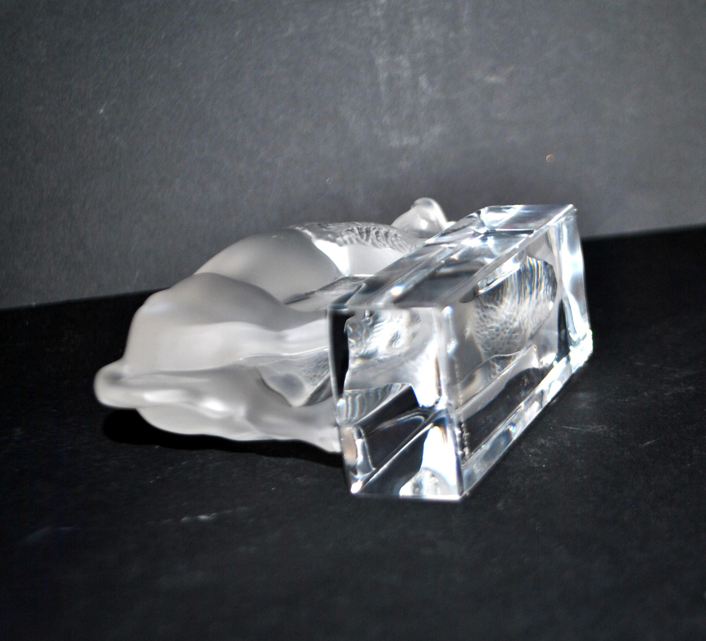 LALIQUE Sculpture Presse-papier BISON en verre dépoli et signé – Image 7