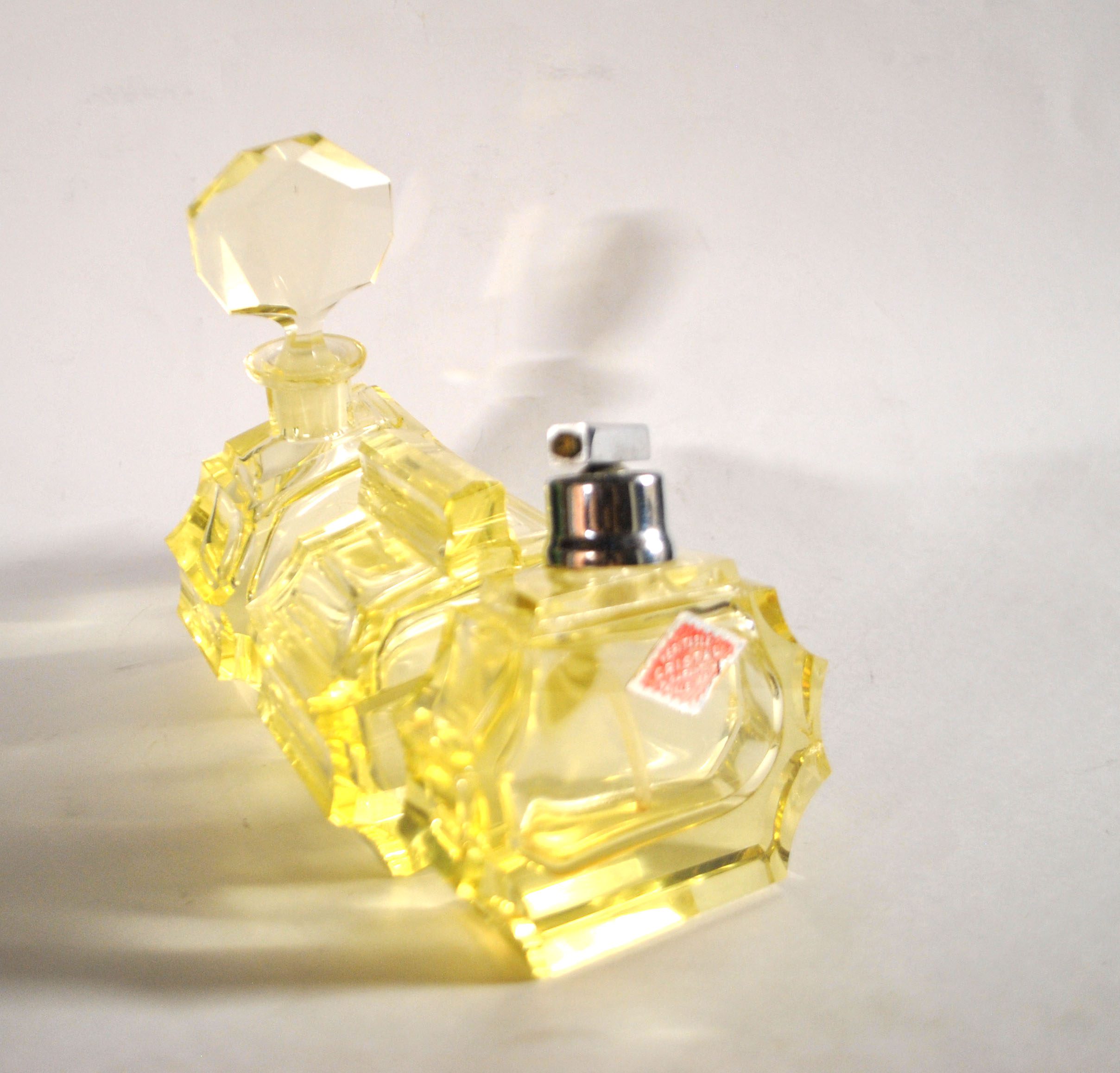 Flacons à parfum ART DECO cristal taillé jaune Garniture de toilette 1920-1930 – Image 3